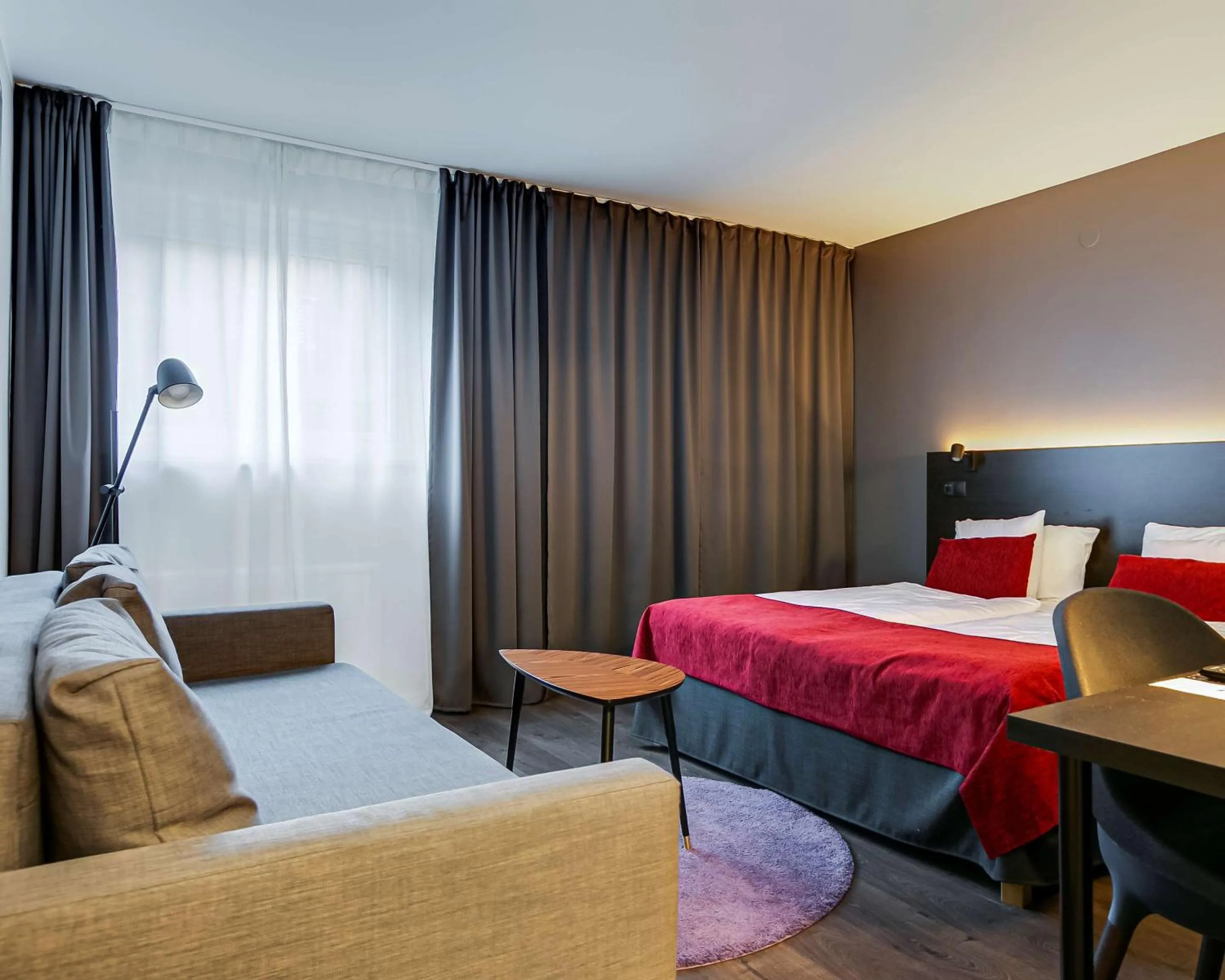 Photo of the whole room, Bed in Best Western Hotel Savoy