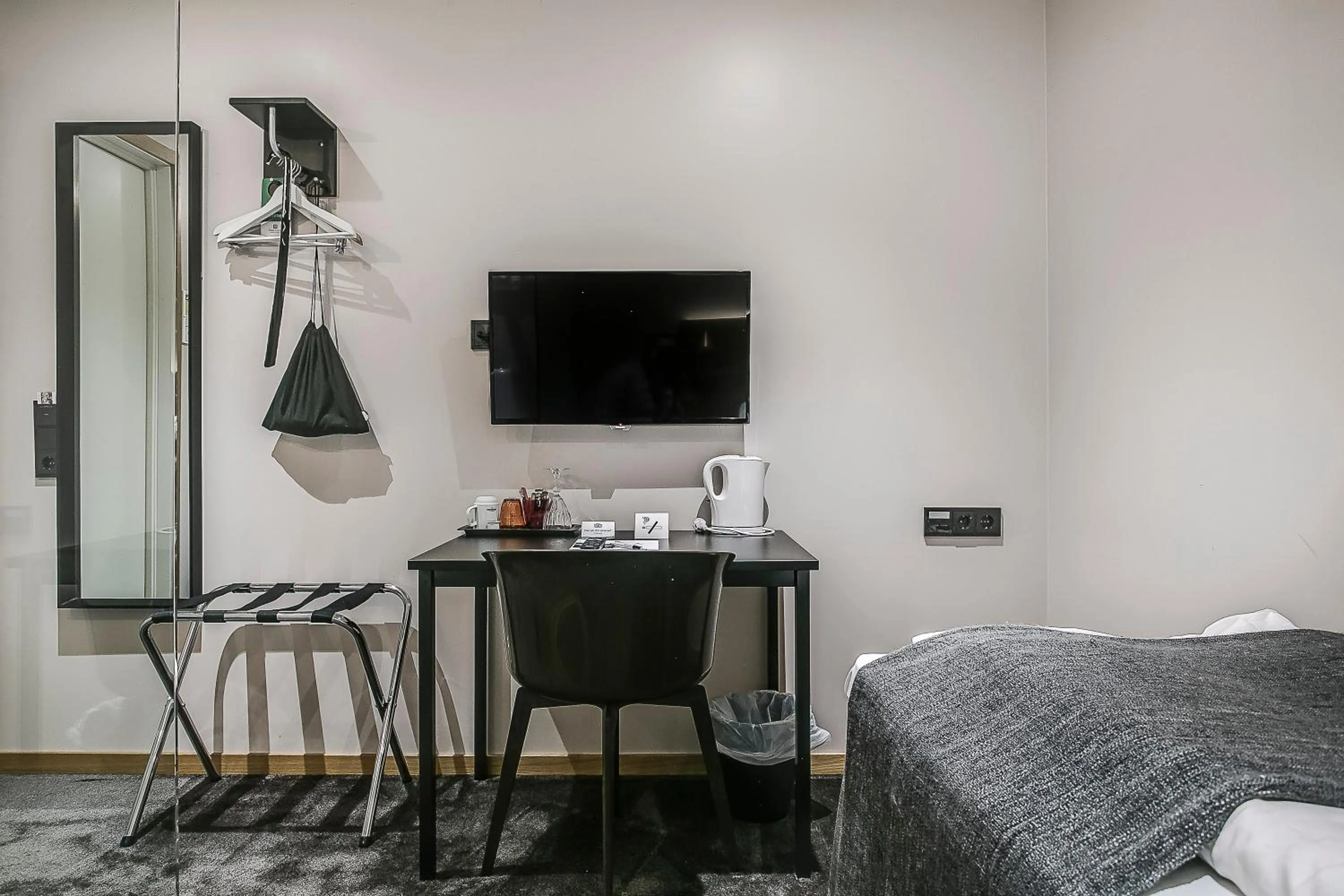 Coffee/tea facilities, Bed in Best Western Hotel Savoy