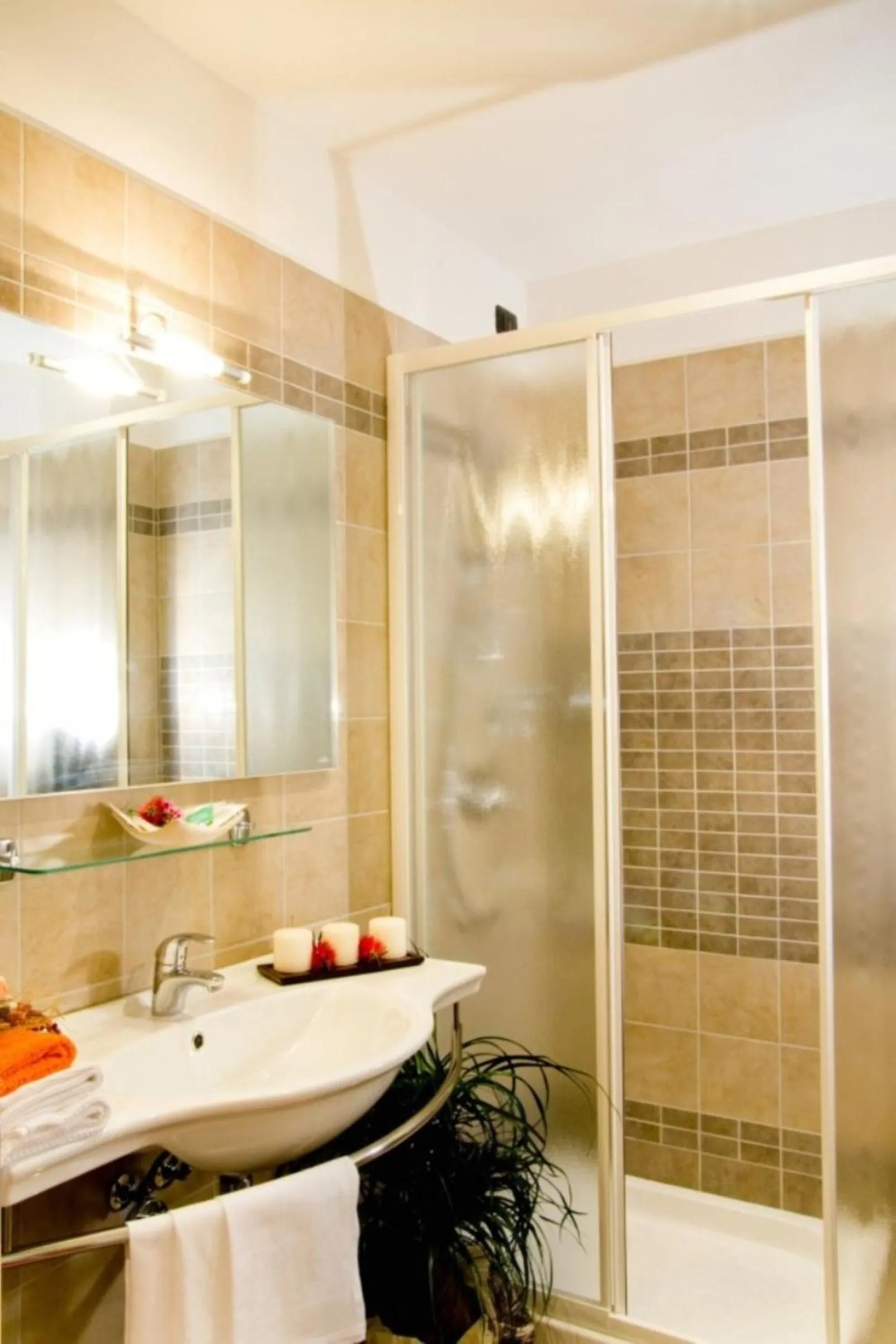 Shower in Hotel Fontanelle