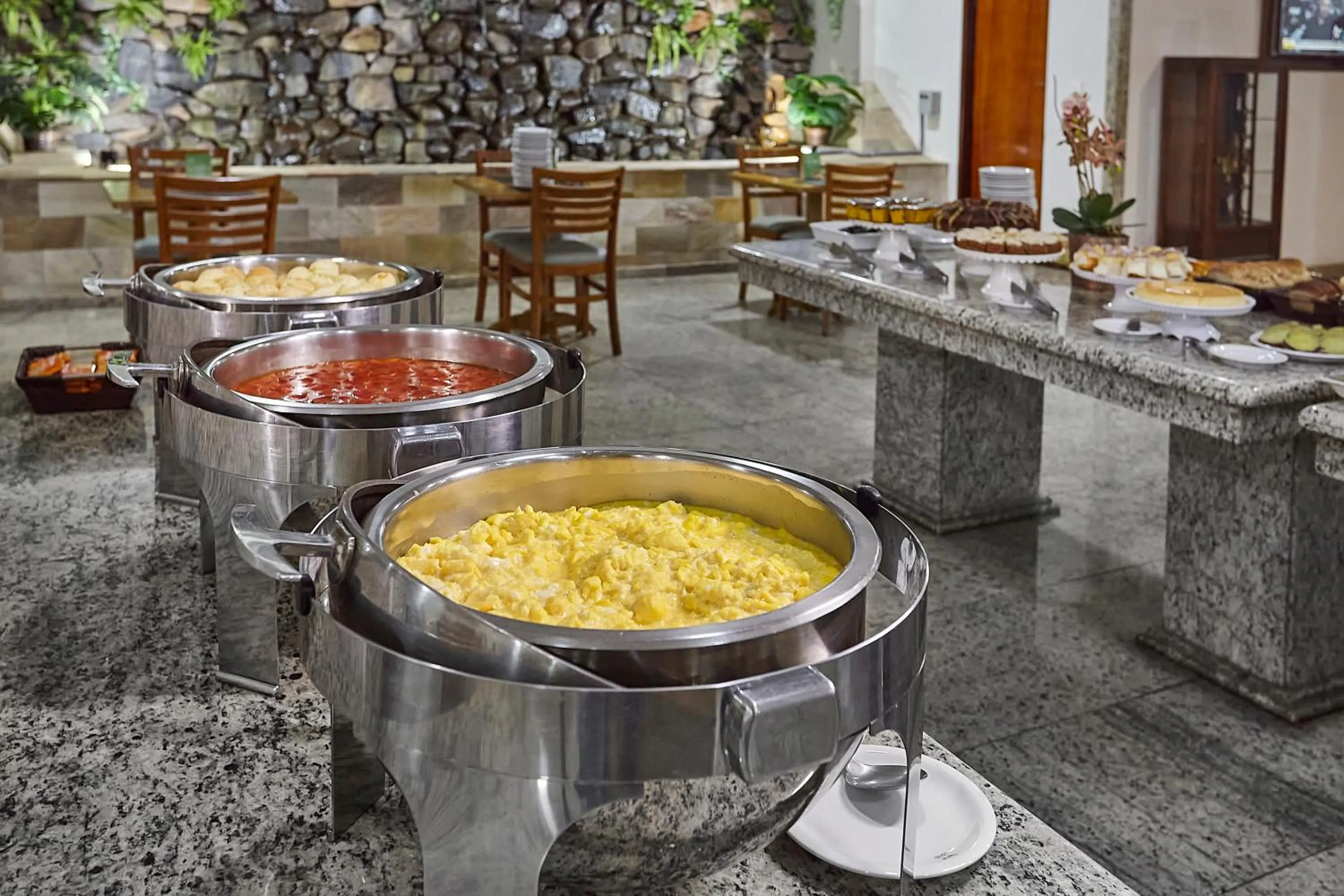Buffet breakfast in Hotel Nacional Inn Piracicaba