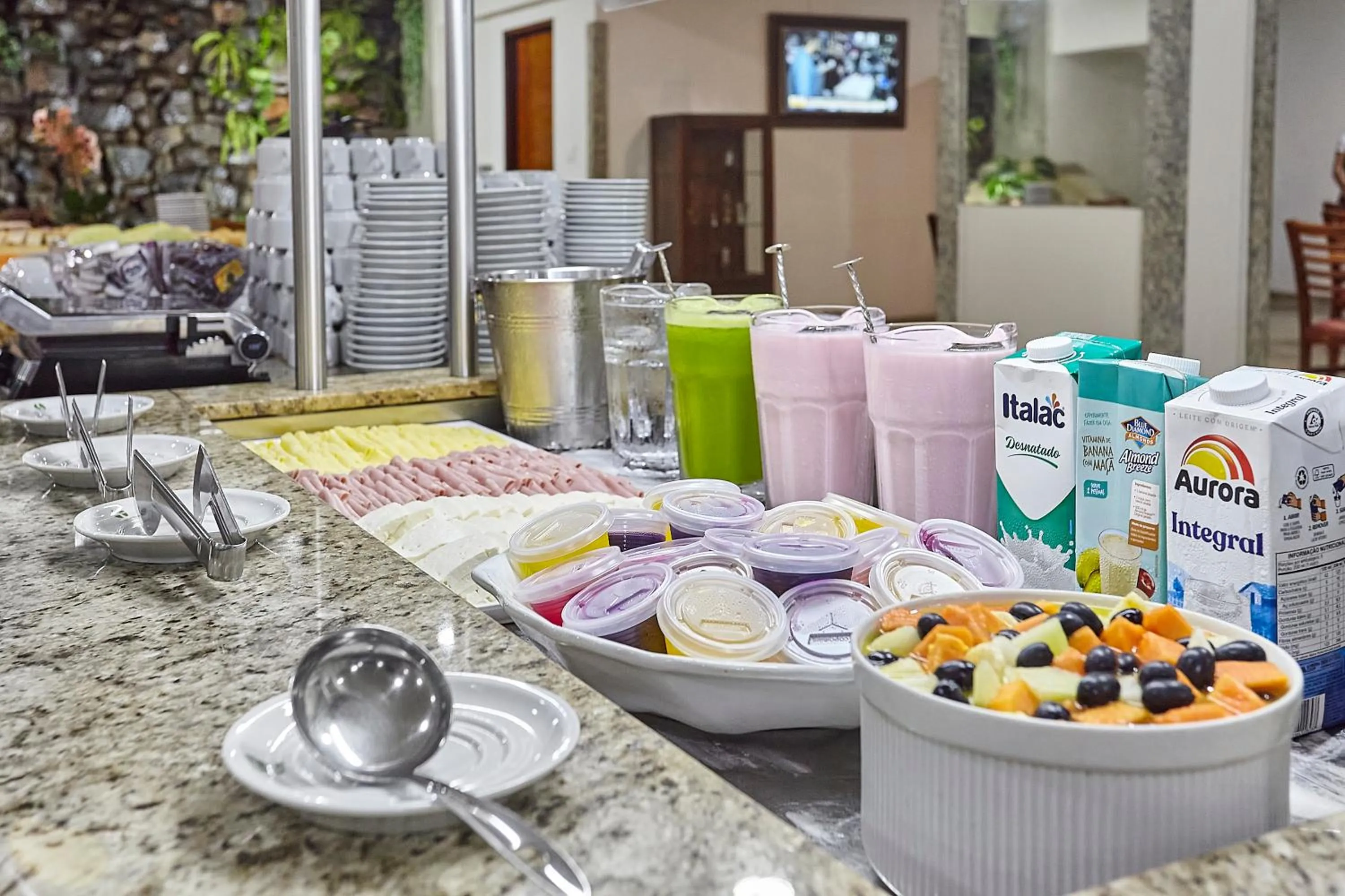 Buffet breakfast in Hotel Nacional Inn Piracicaba