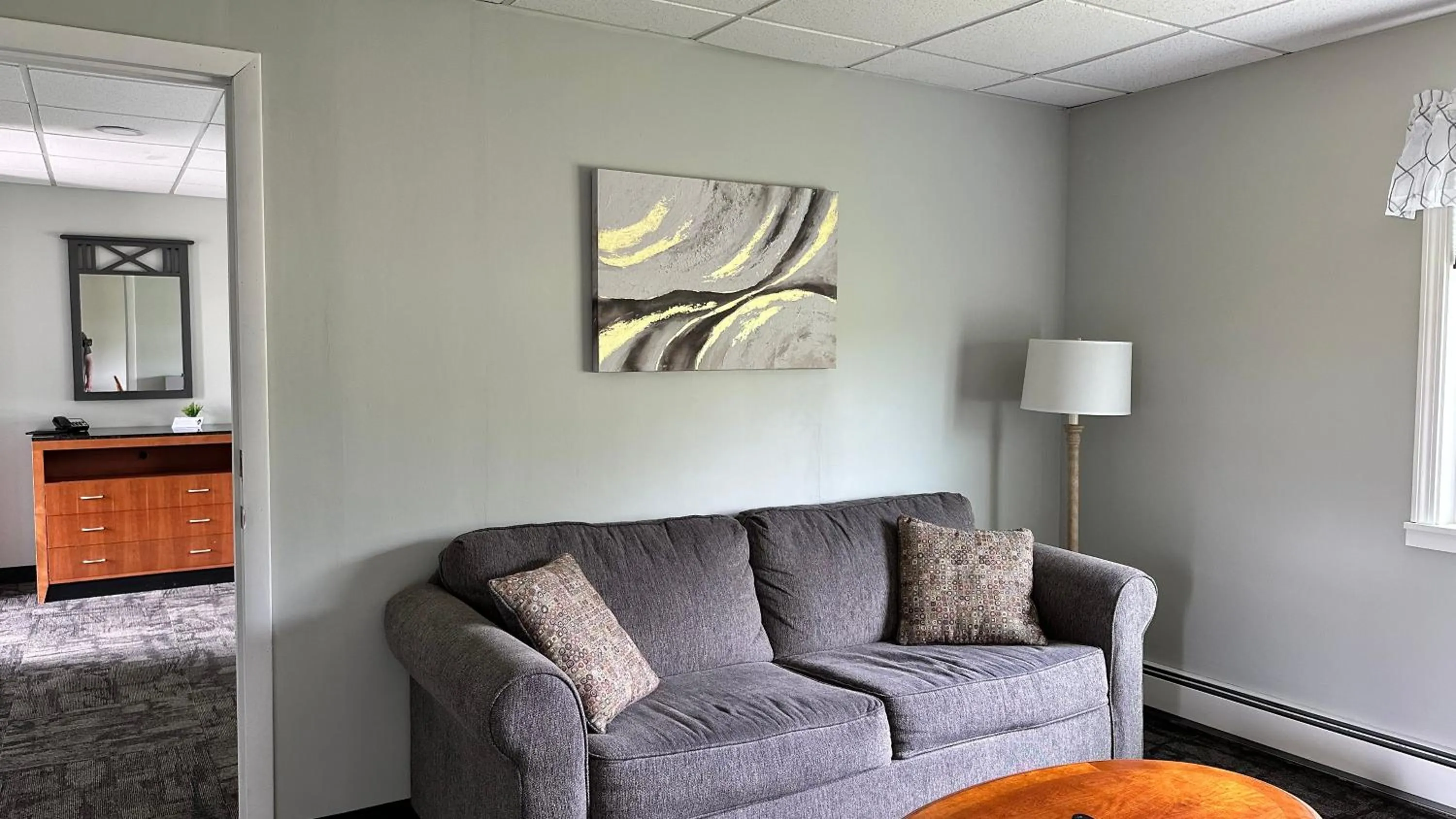 Seating area in Colonial Valley Motel