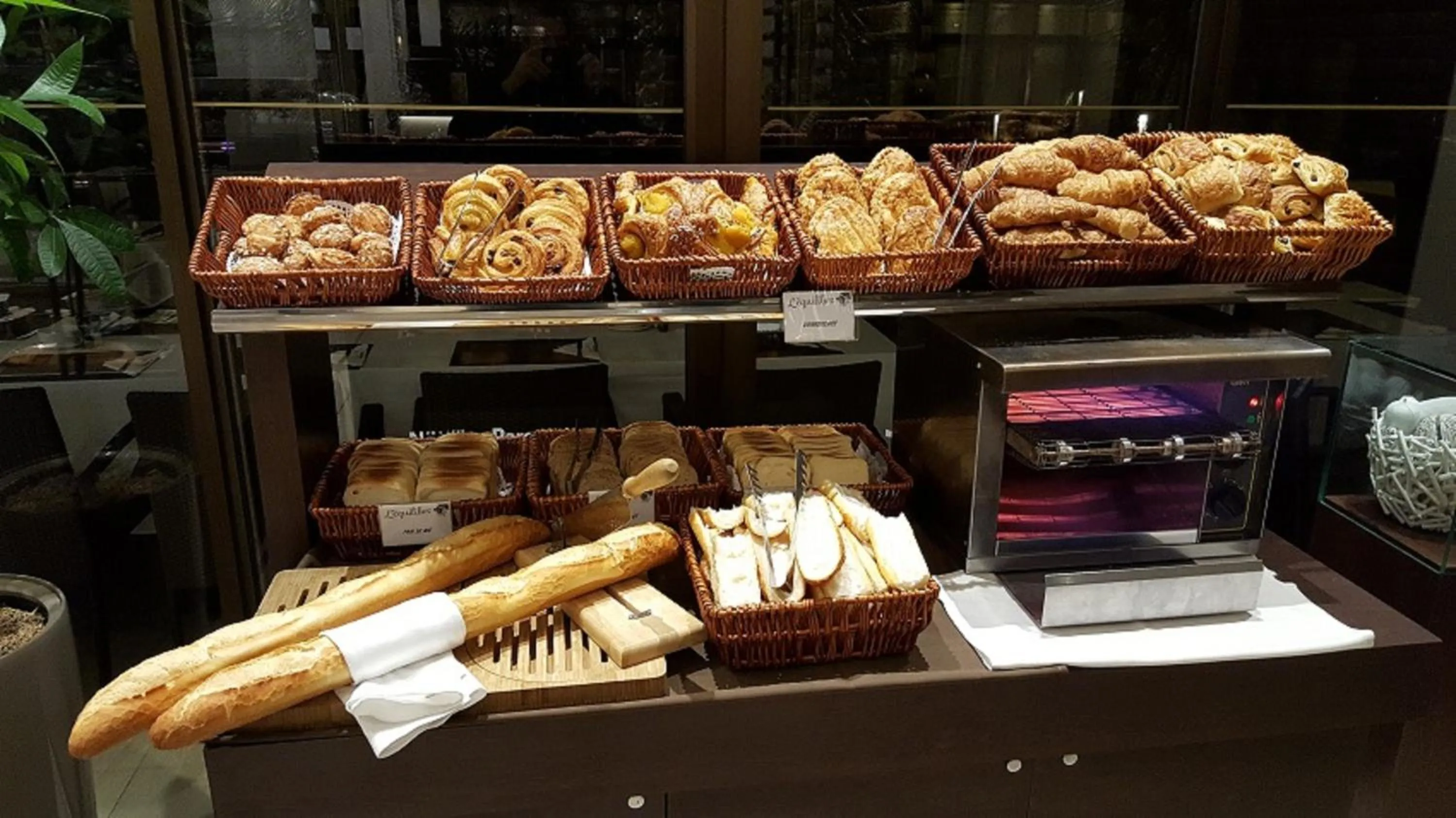 Buffet breakfast in Nouvata