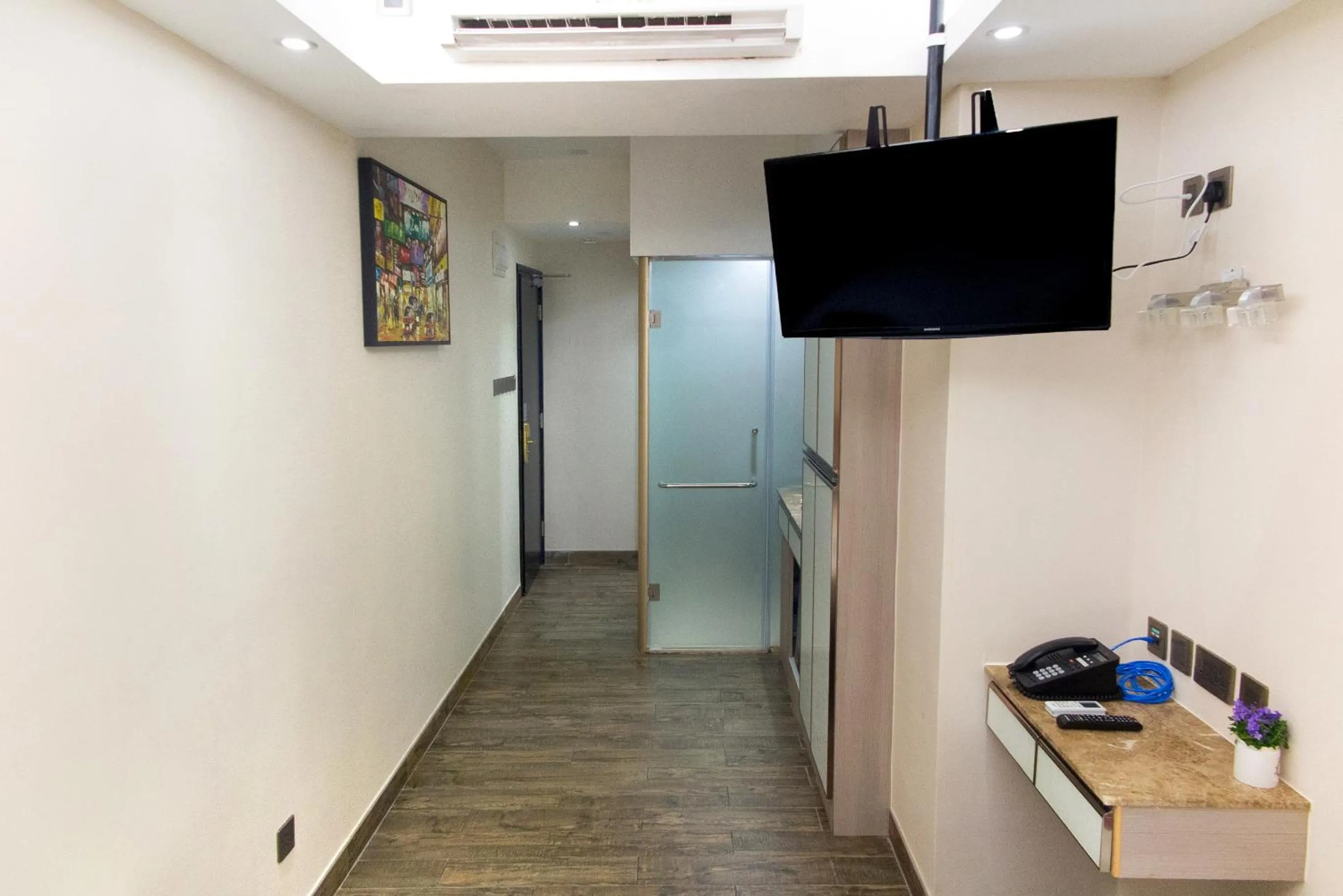 TV and multimedia, TV/Entertainment Center in Metroplace Boutique Hotel