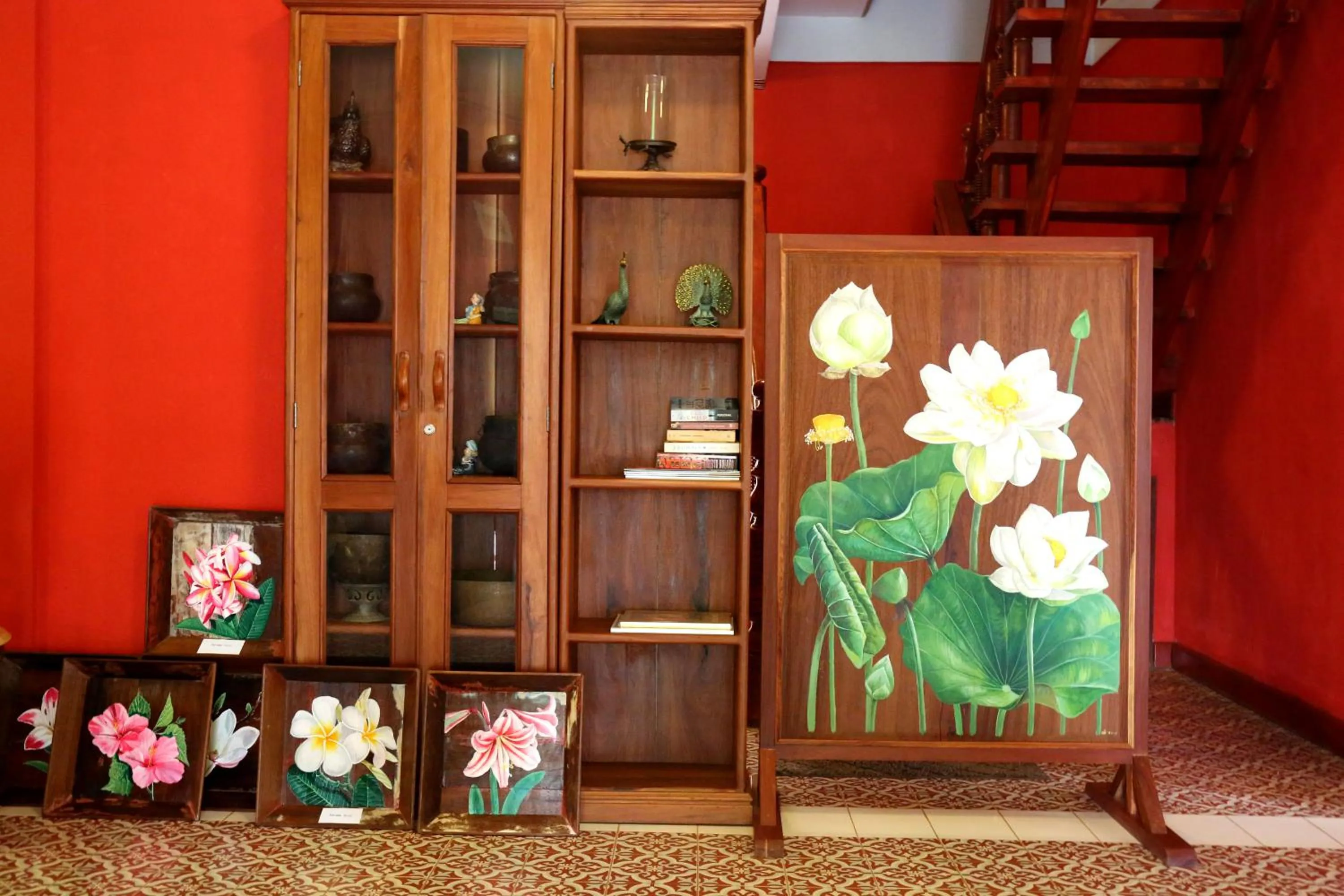 Communal lounge/ TV room in Le Jardin Hotel