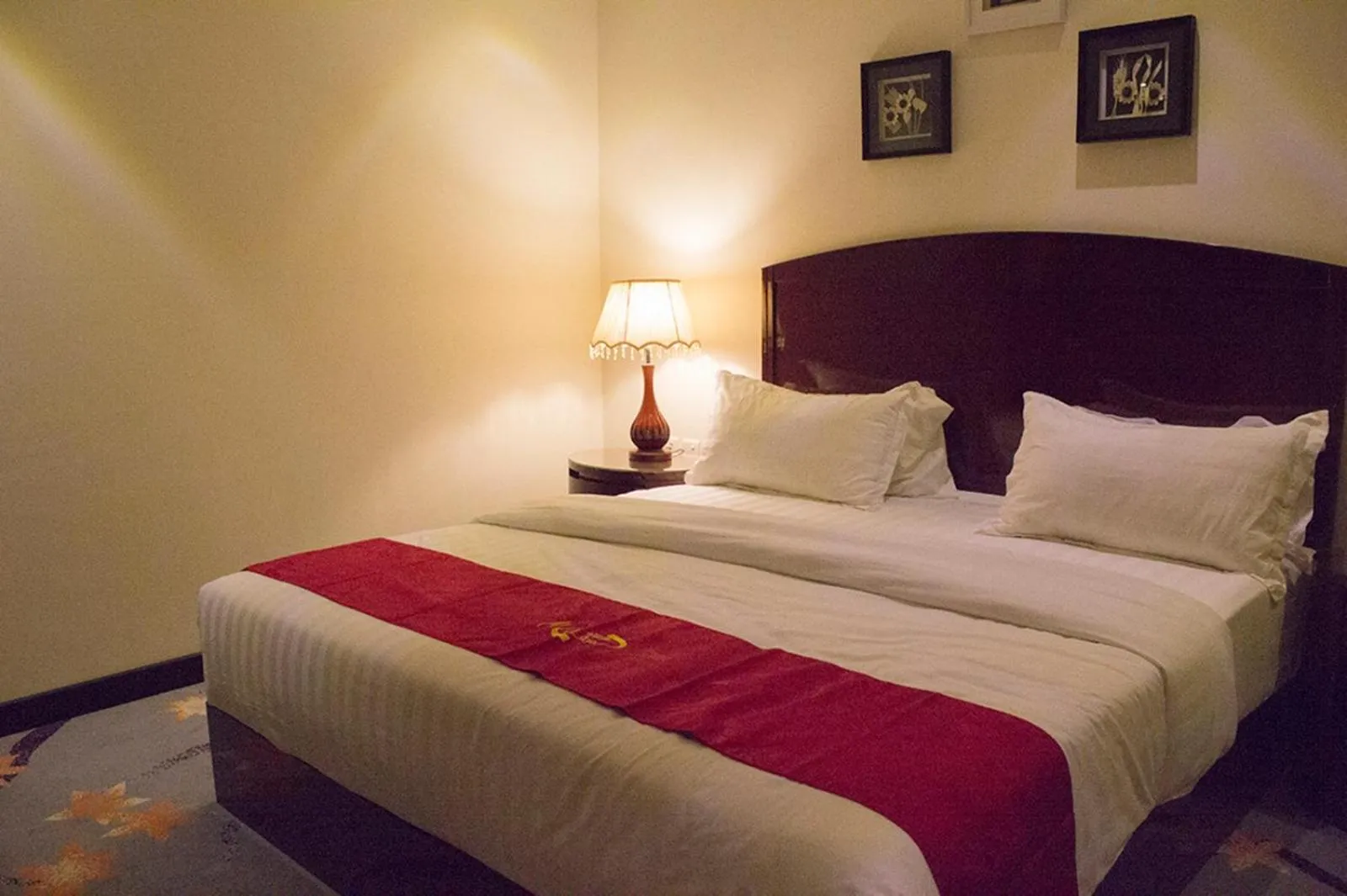 Bed in Merfal Royal new