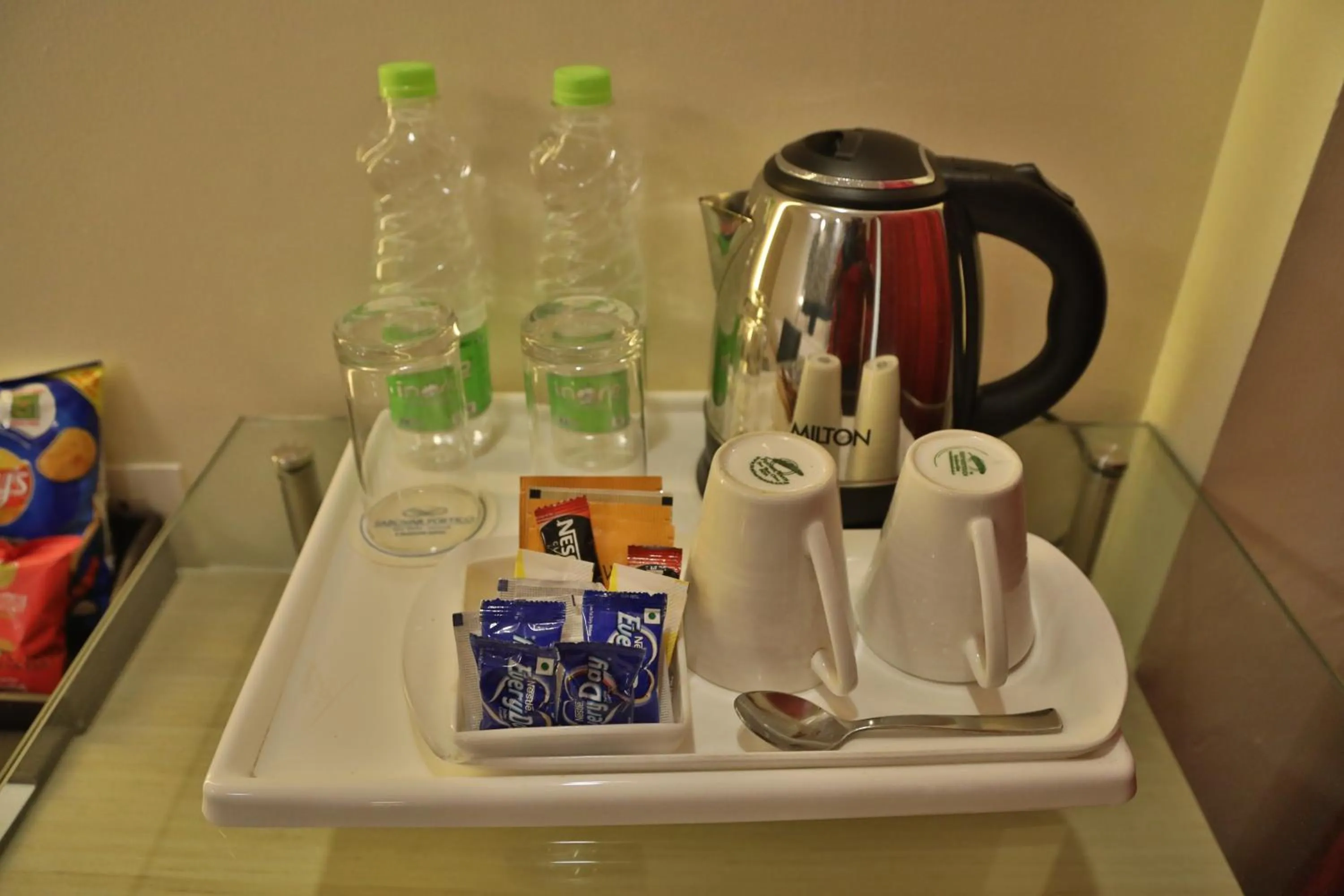 Coffee/tea facilities in Sarovar Portico Naraina, Hotel