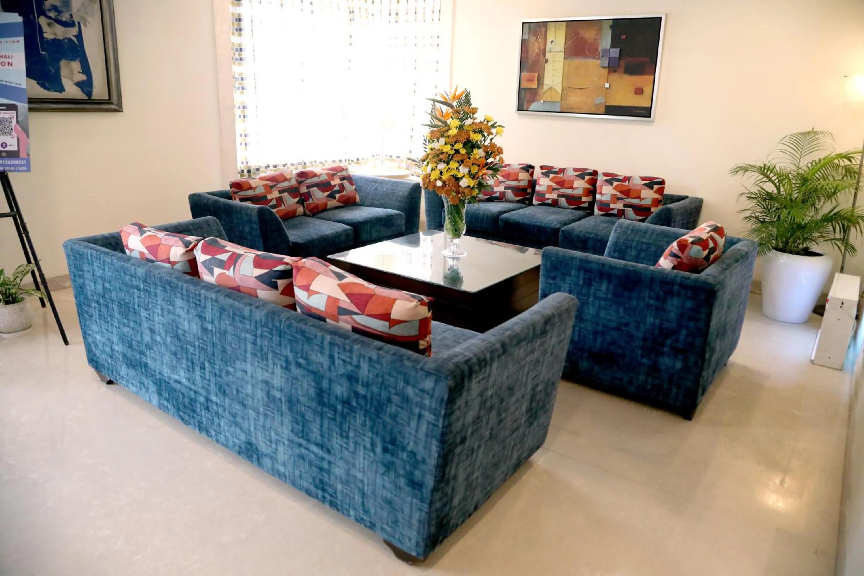 Seating area in Sarovar Portico Naraina, Hotel