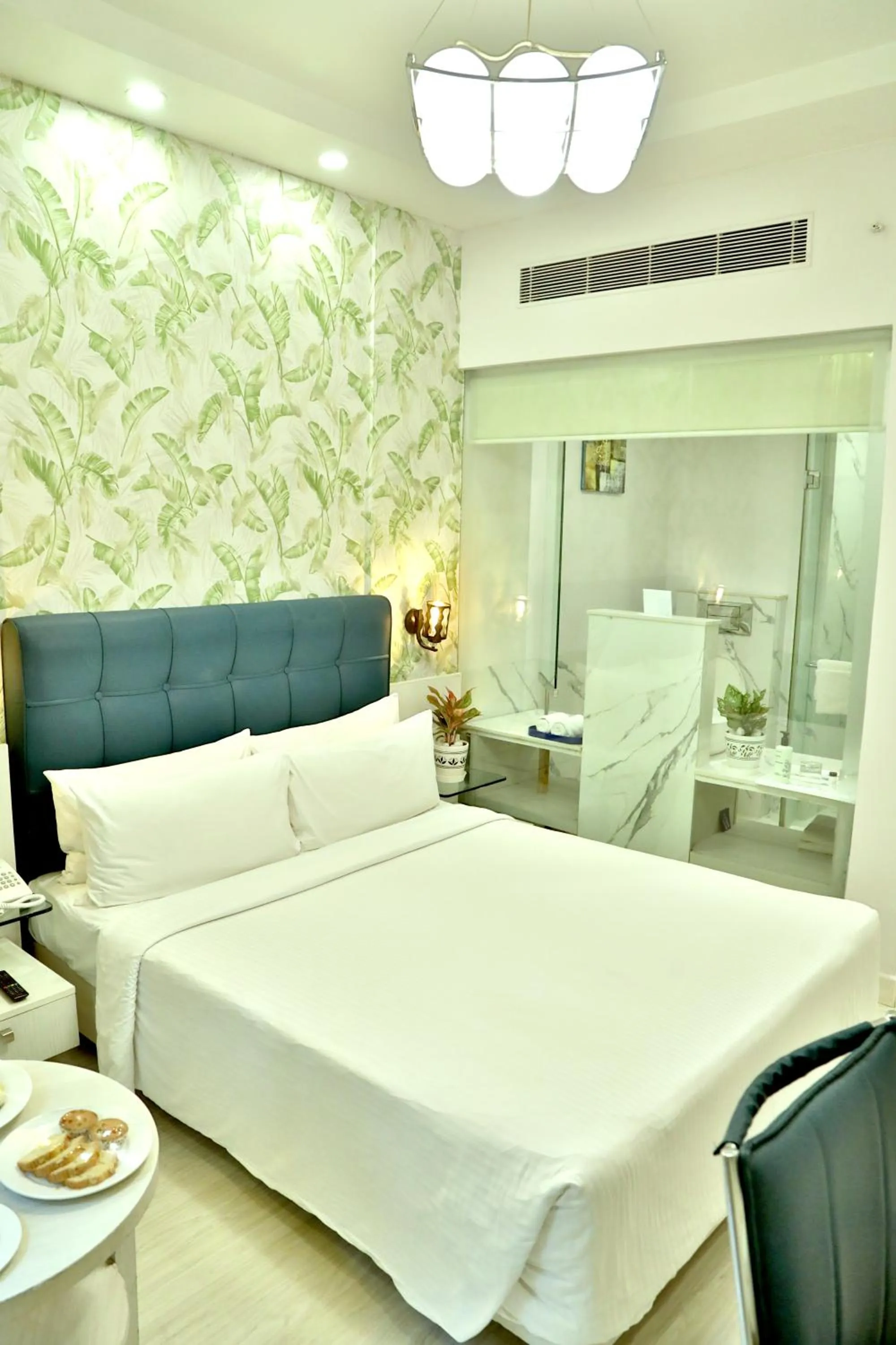 Bedroom, Bed in Sarovar Portico Naraina, Hotel