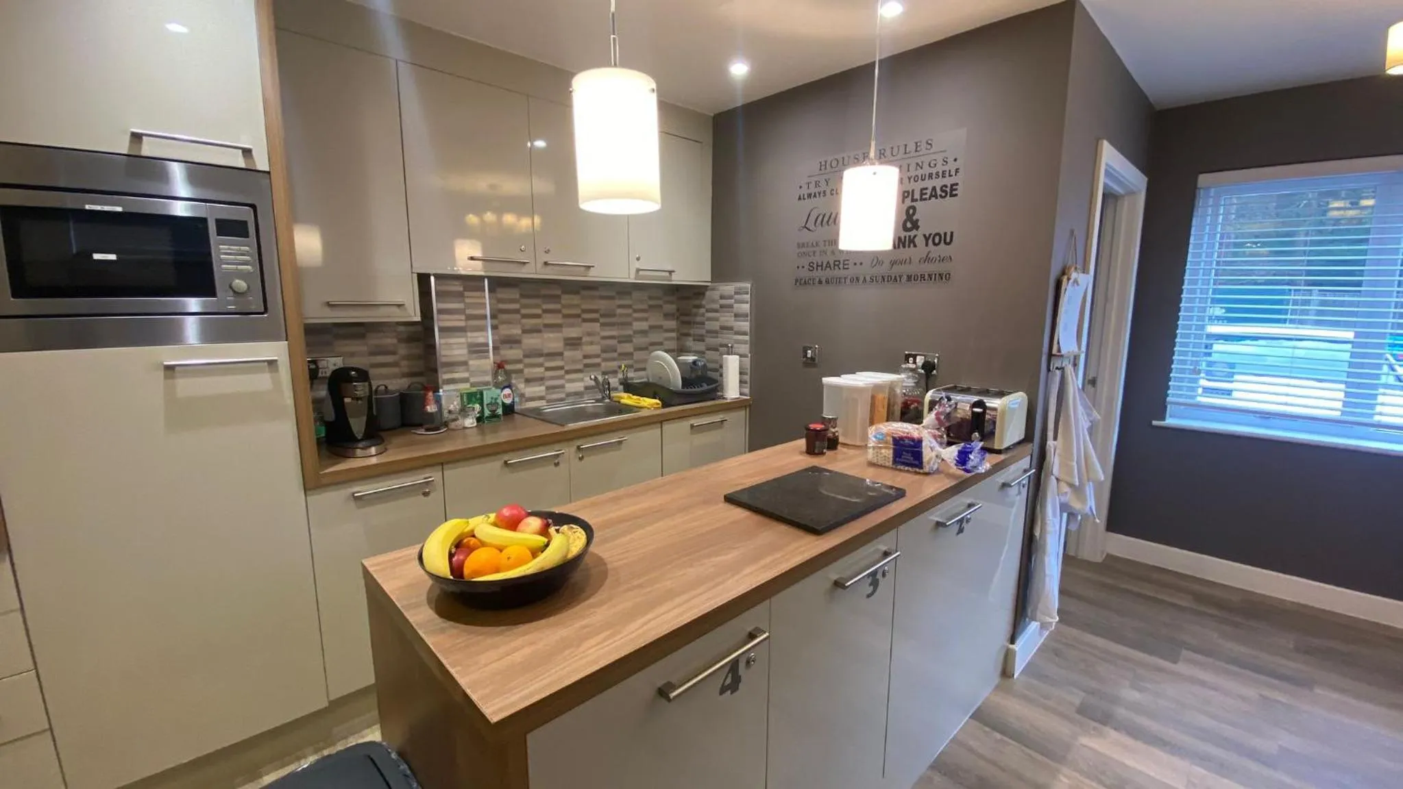 Coffee/tea facilities in Deepcut Lodge Bed & Breakfast Self Service