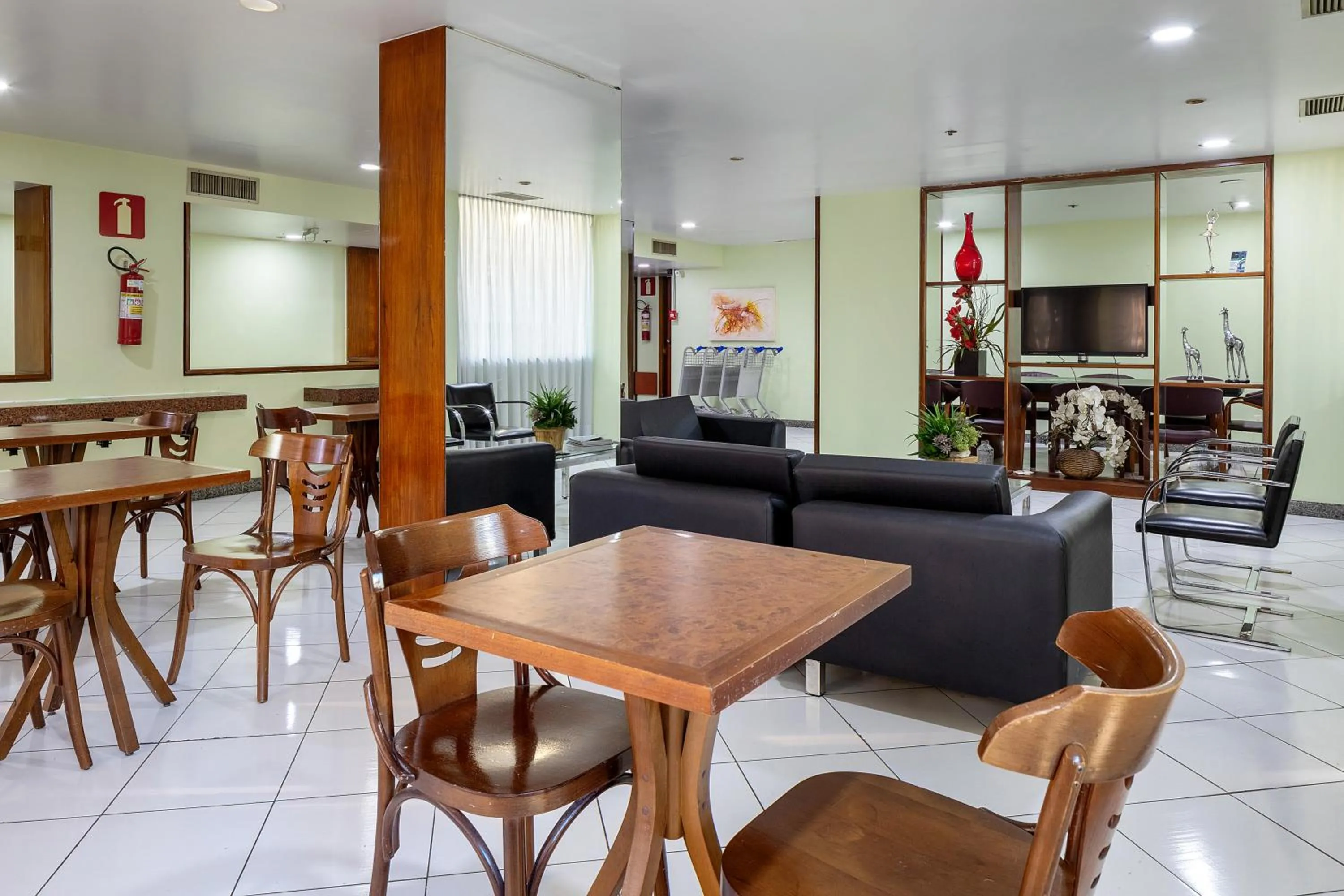 Dining area in Hotel Nacional Inn Belo Horizonte