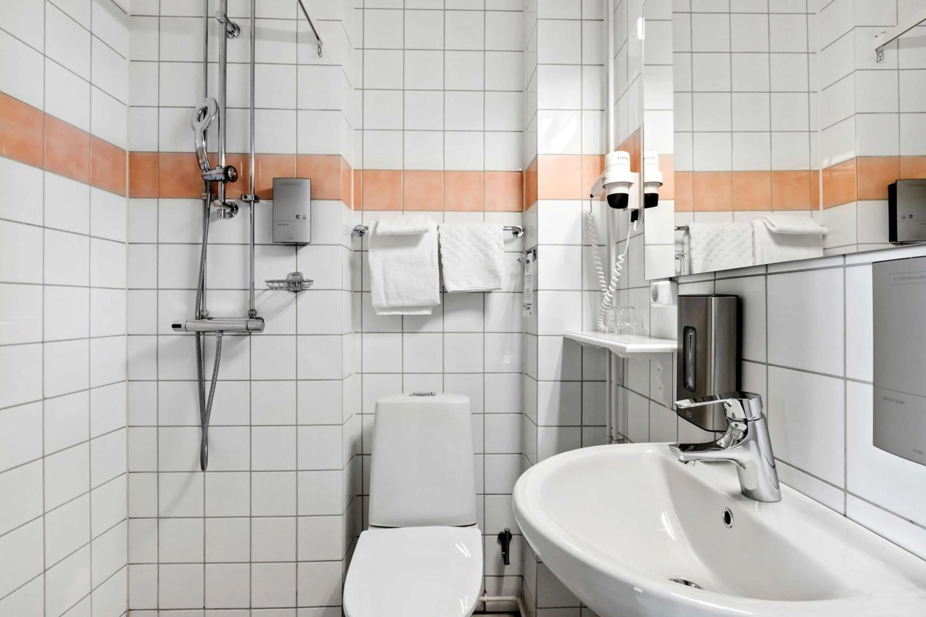 Bathroom in Best Western Hotel Statt Katrineholm
