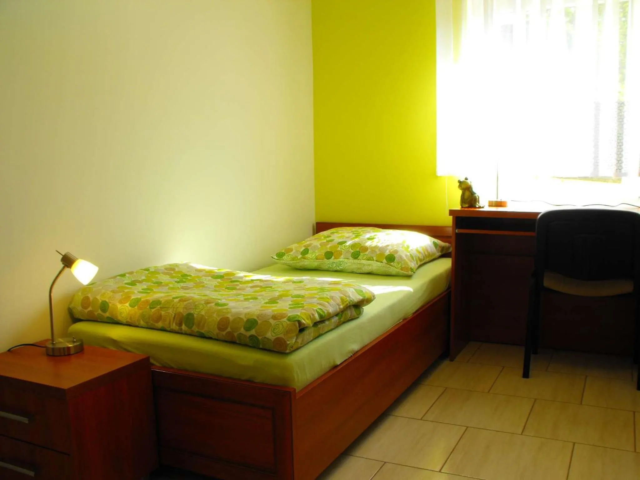 Photo of the whole room, Bed in Pension Froschprinz