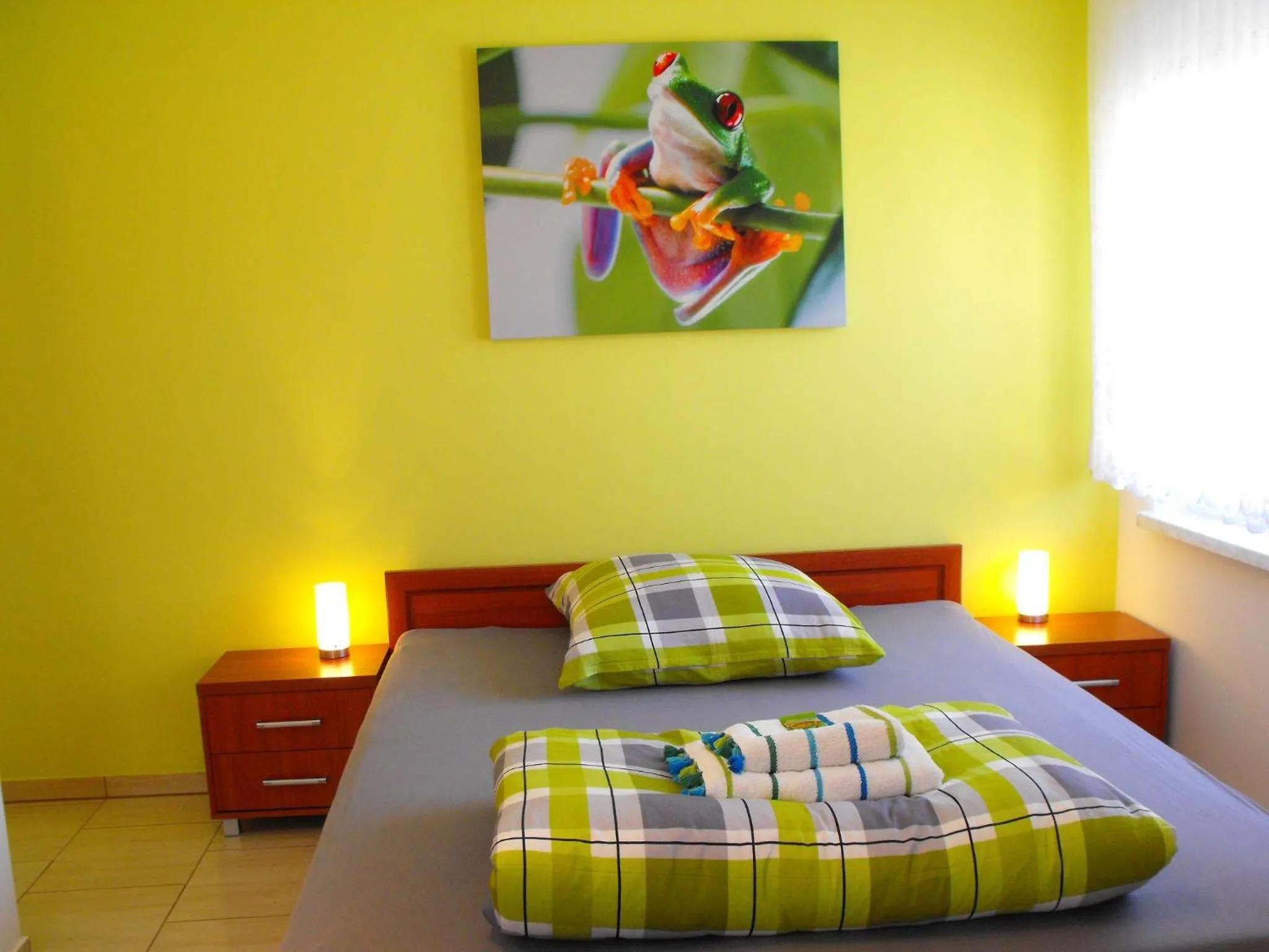 Photo of the whole room, Bed in Pension Froschprinz
