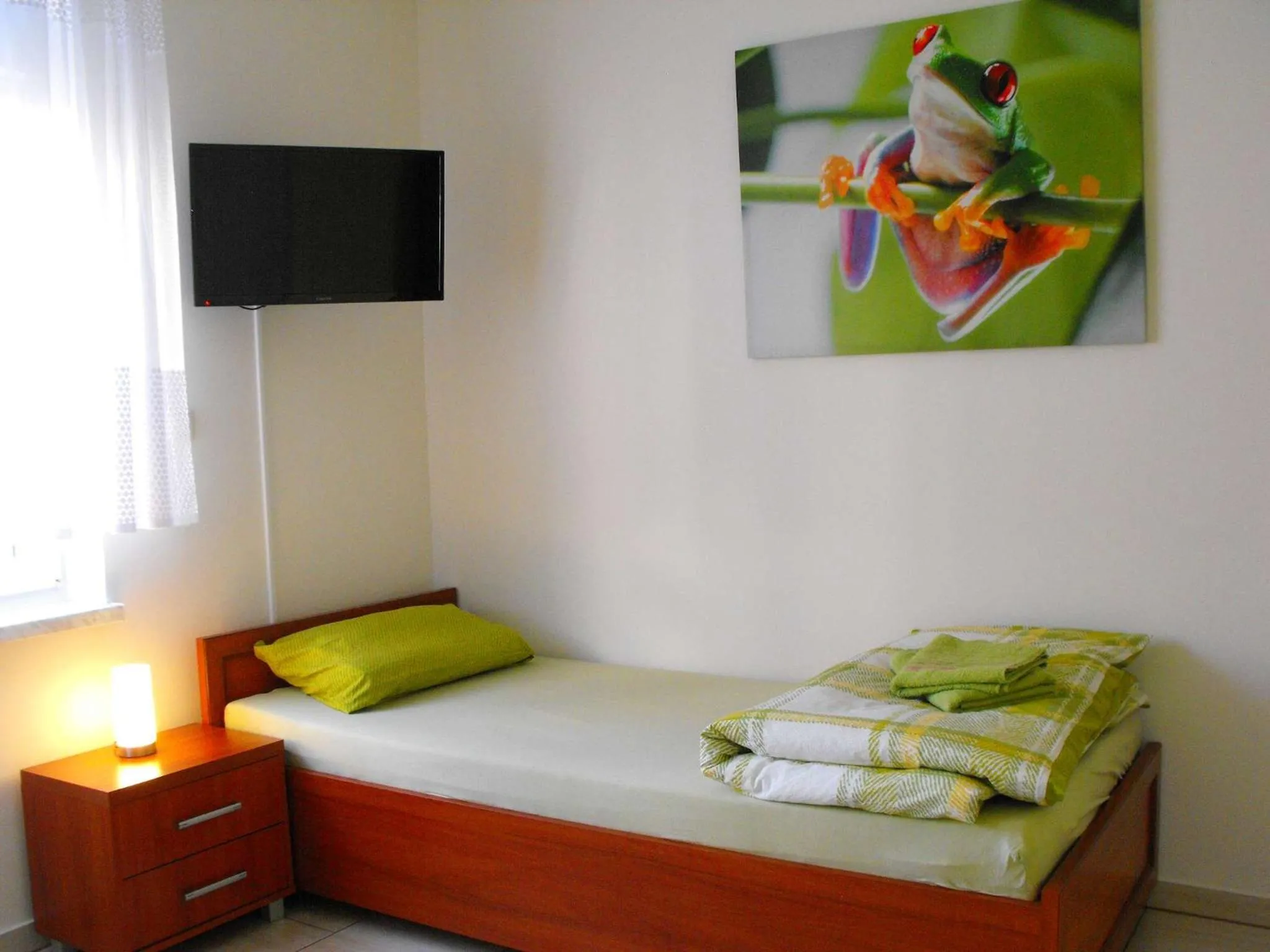 Photo of the whole room, Bed in Pension Froschprinz