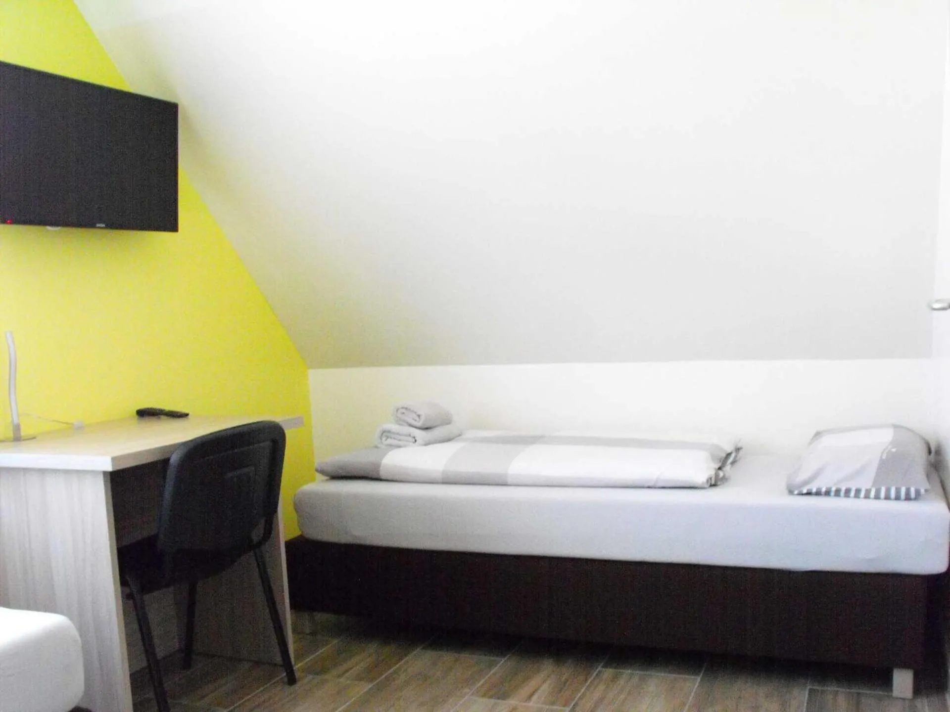 Bedroom, Bed in Pension Froschprinz
