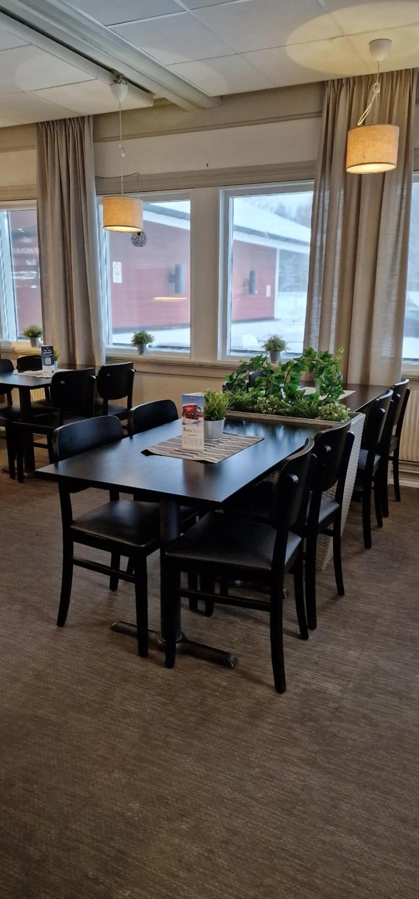 Restaurant/places to eat in Rasta Grums