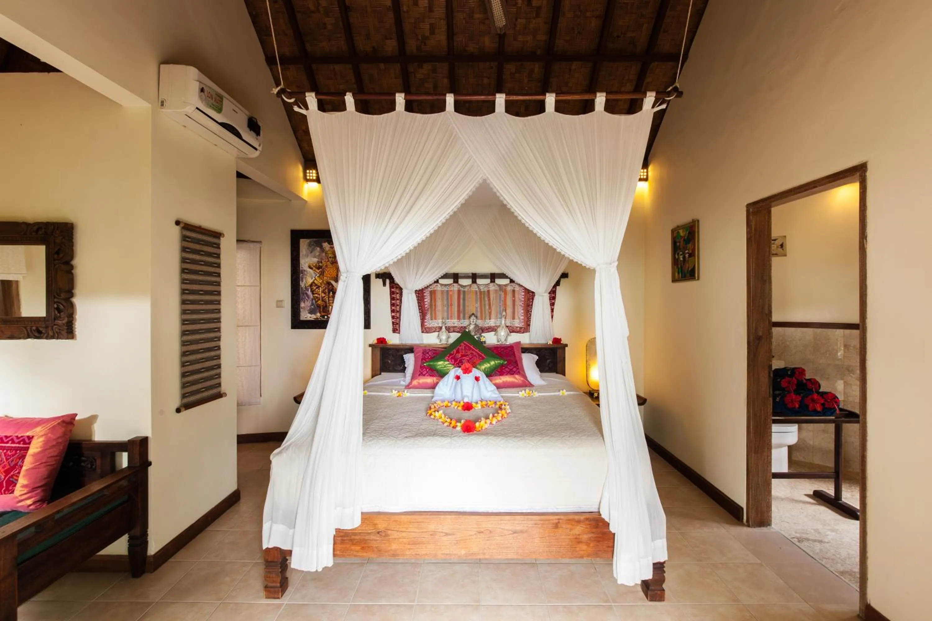 Bedroom, Bed in Blue Moon Villas Resort
