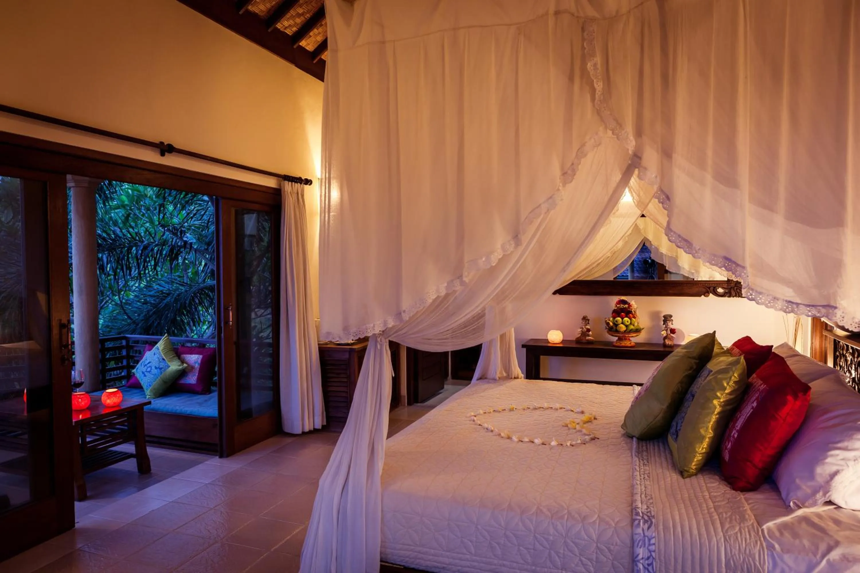 Photo of the whole room, Bed in Blue Moon Villas Resort