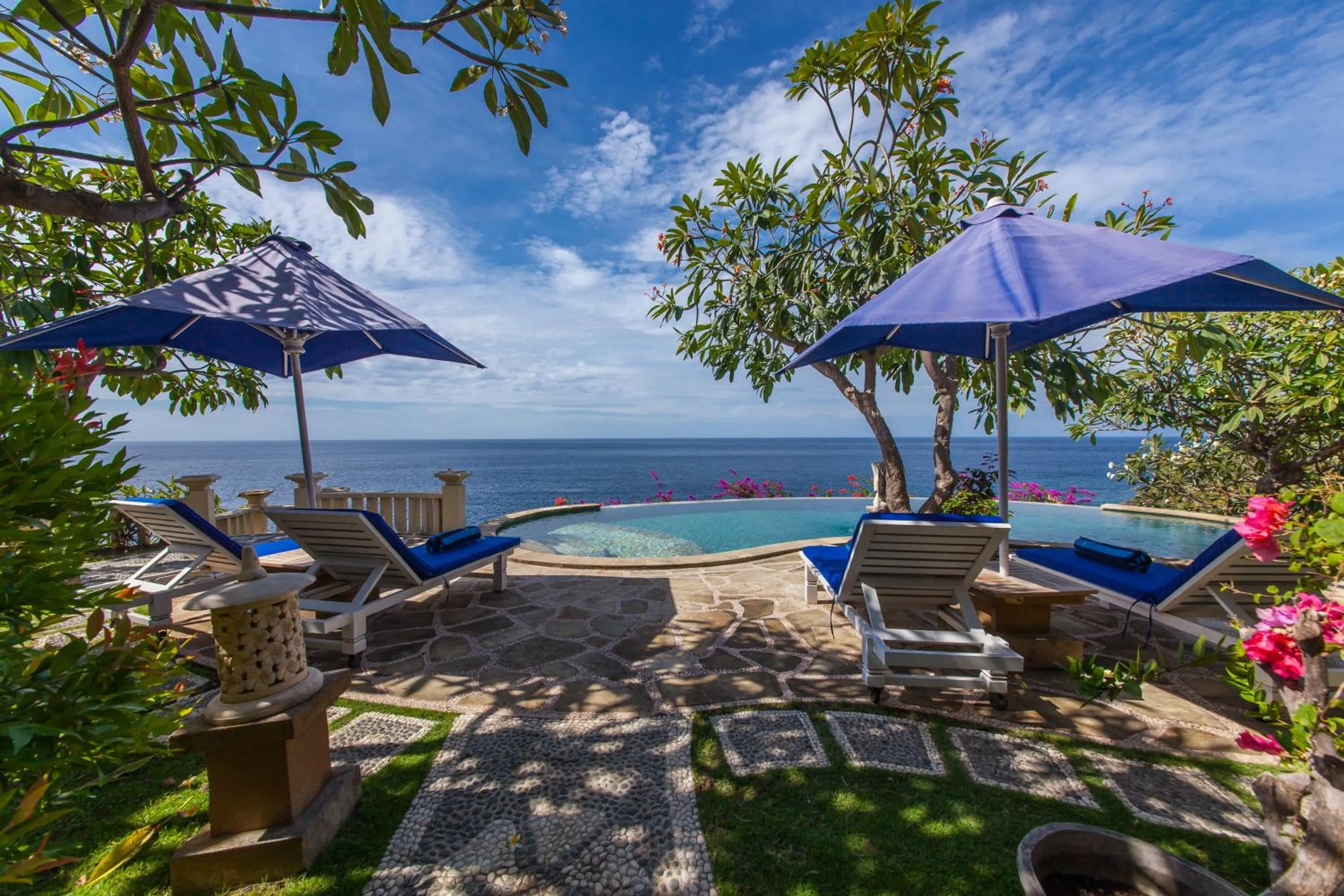 Garden in Blue Moon Villas Resort