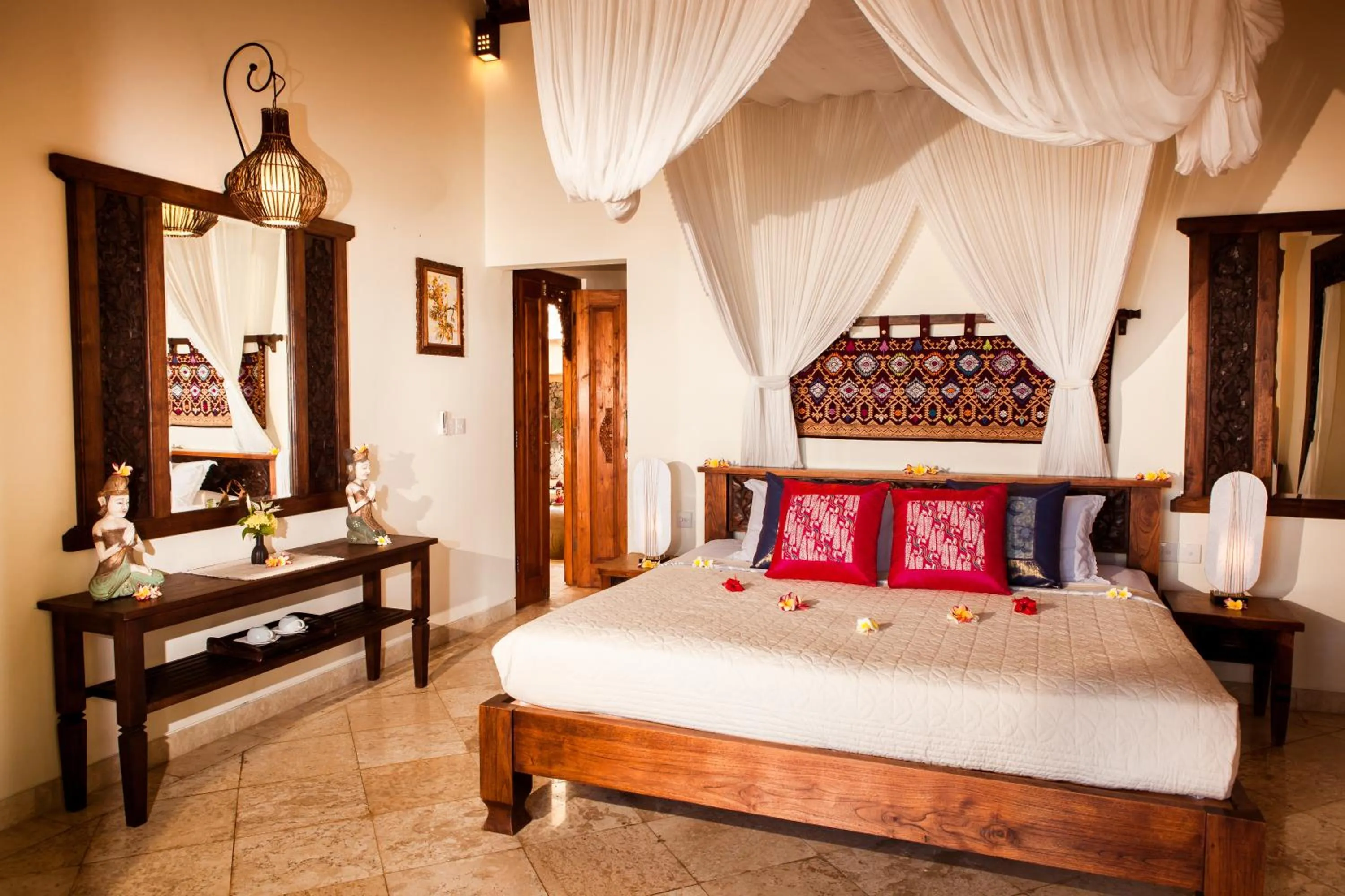 Photo of the whole room, Bed in Blue Moon Villas Resort