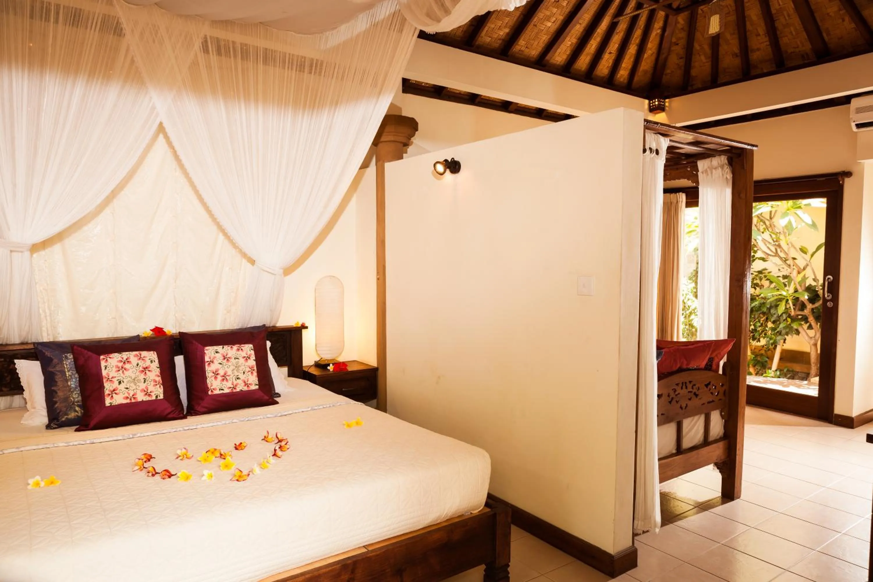 Bedroom, Bed in Blue Moon Villas Resort