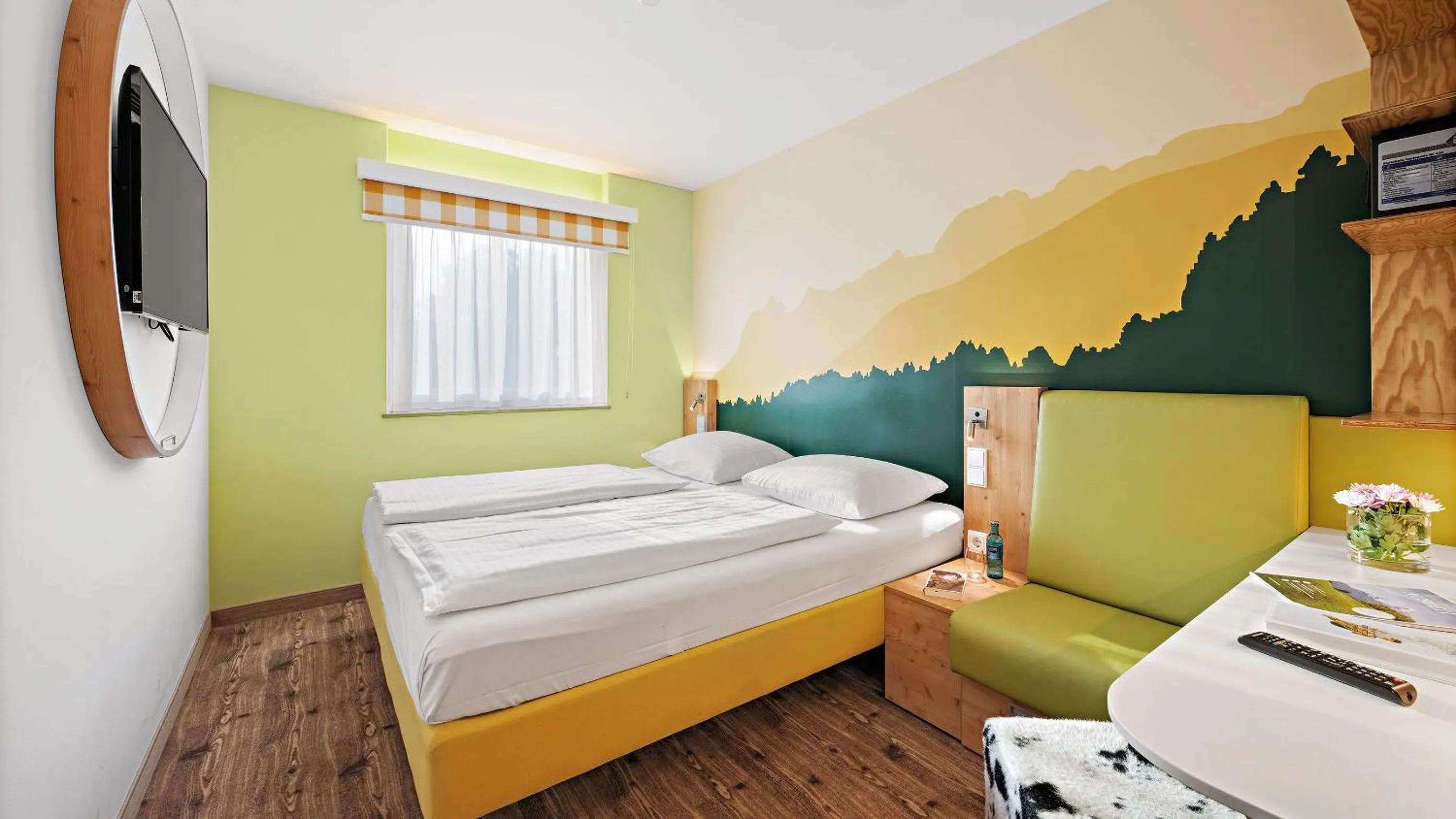 Staff, Bed in Styles Hotel Piding