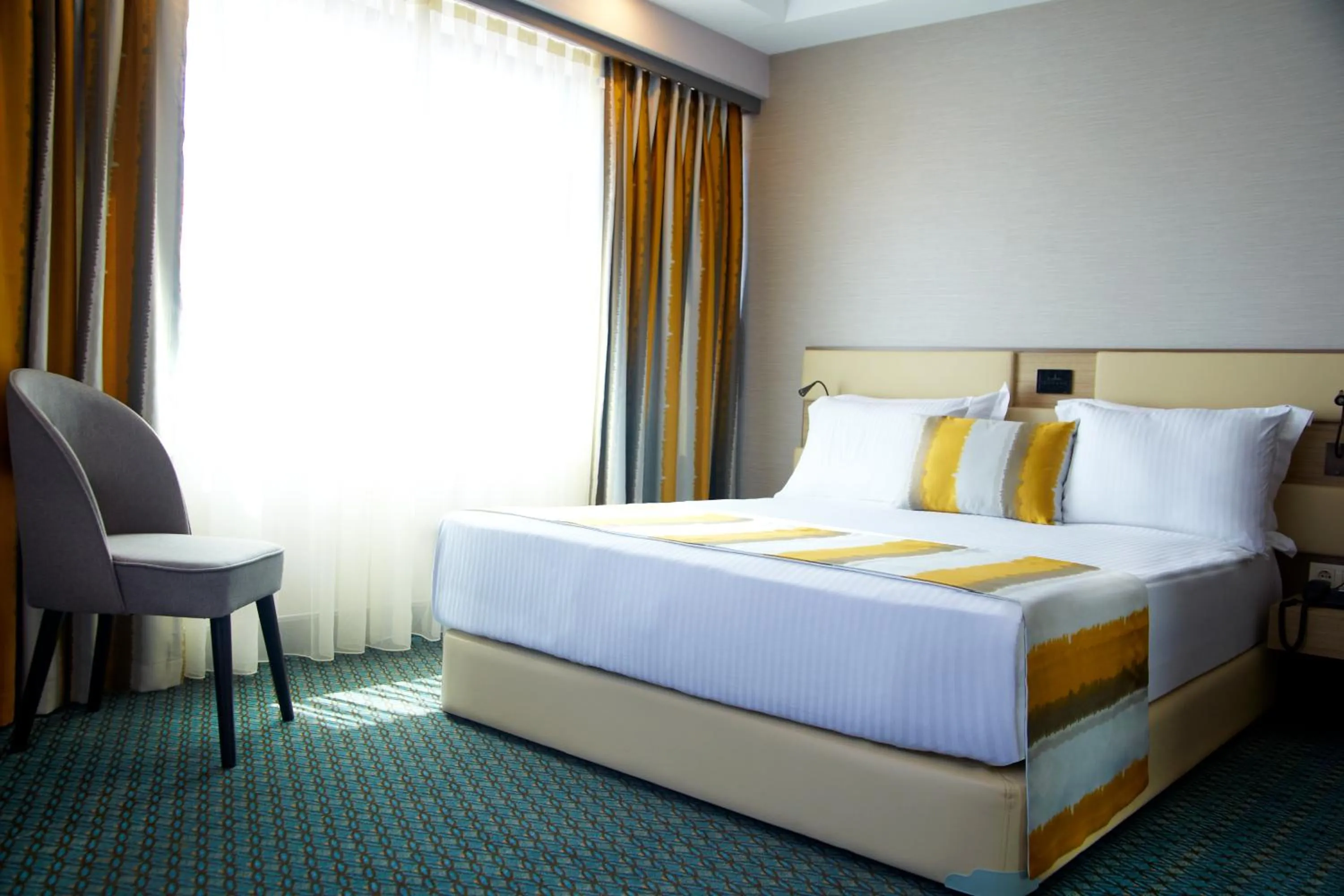 Bedroom, Bed in Tophane Suites