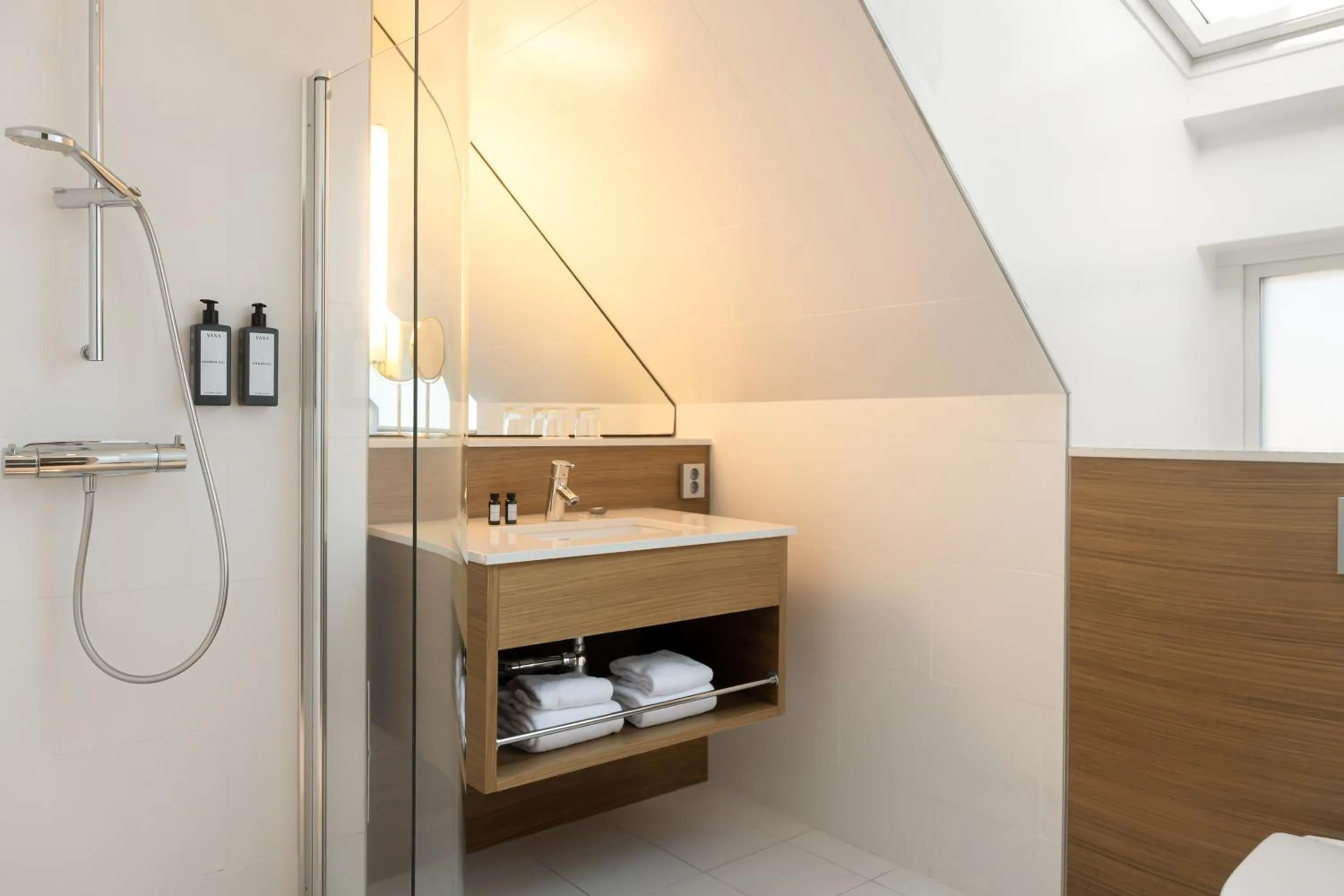 Shower in Elite Hotel Esplanade