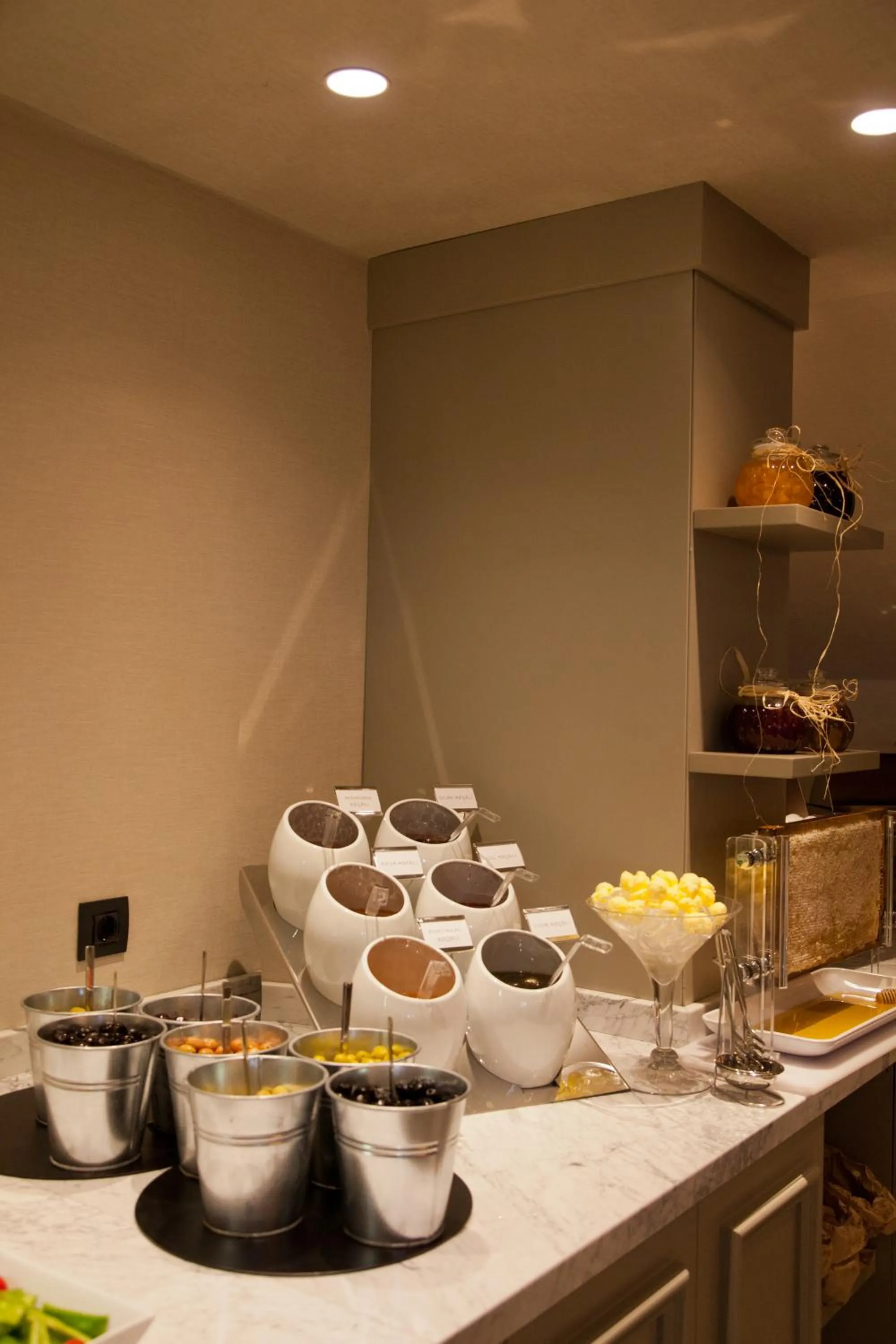 Restaurant/places to eat in Cityloft 81