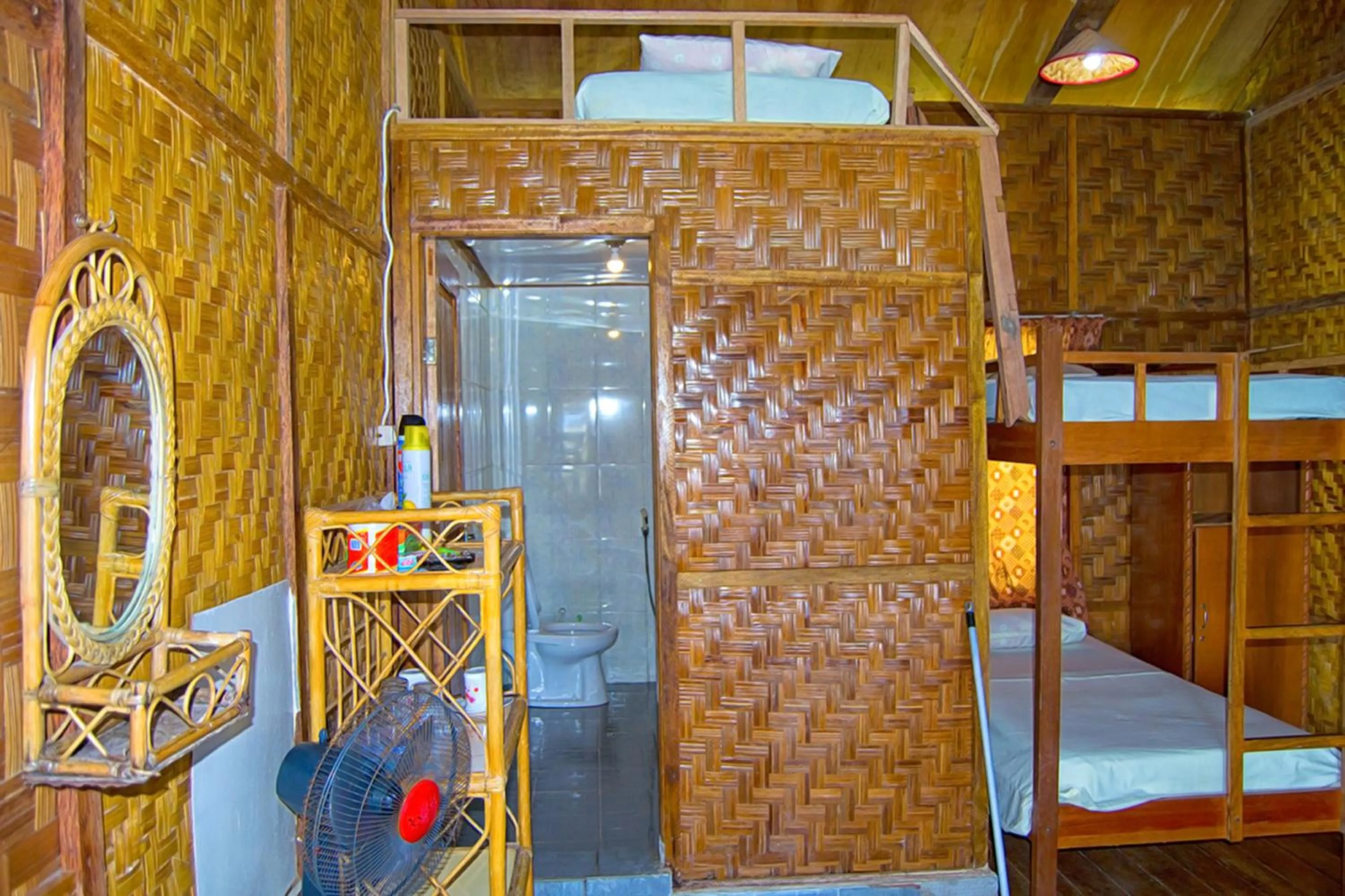 Shower, Bed in Freddies Santai Sumurtiga