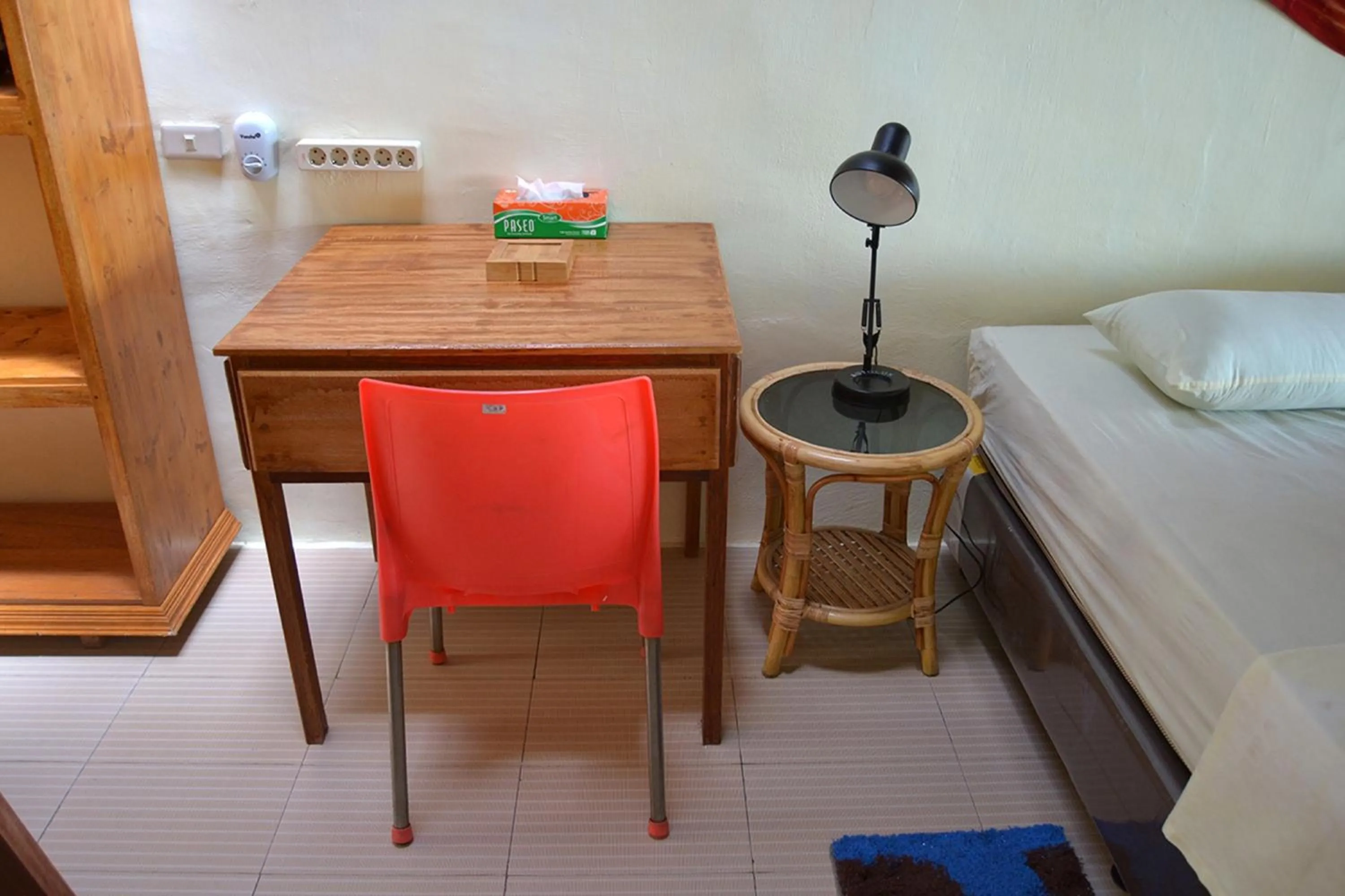 Decorative detail, Bed in Freddies Santai Sumurtiga