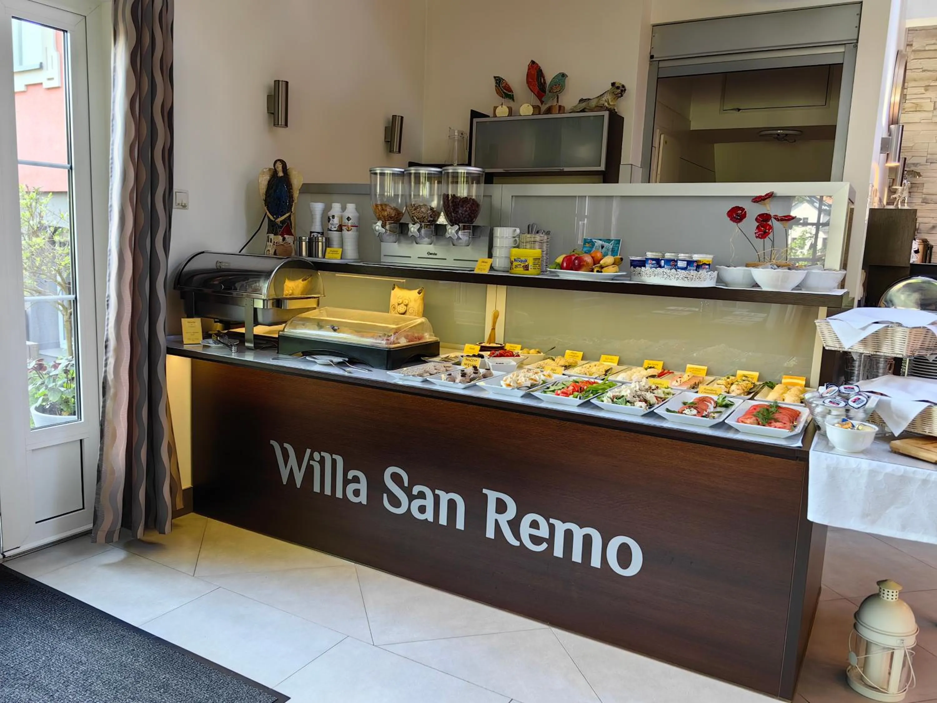 Food and drinks in Willa San Remo