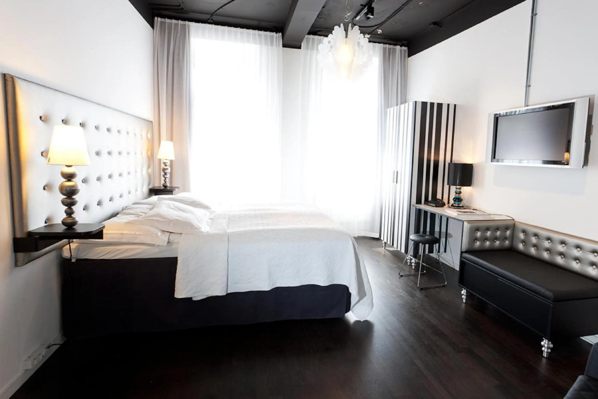 Bedroom, Bed in Hotel Flora