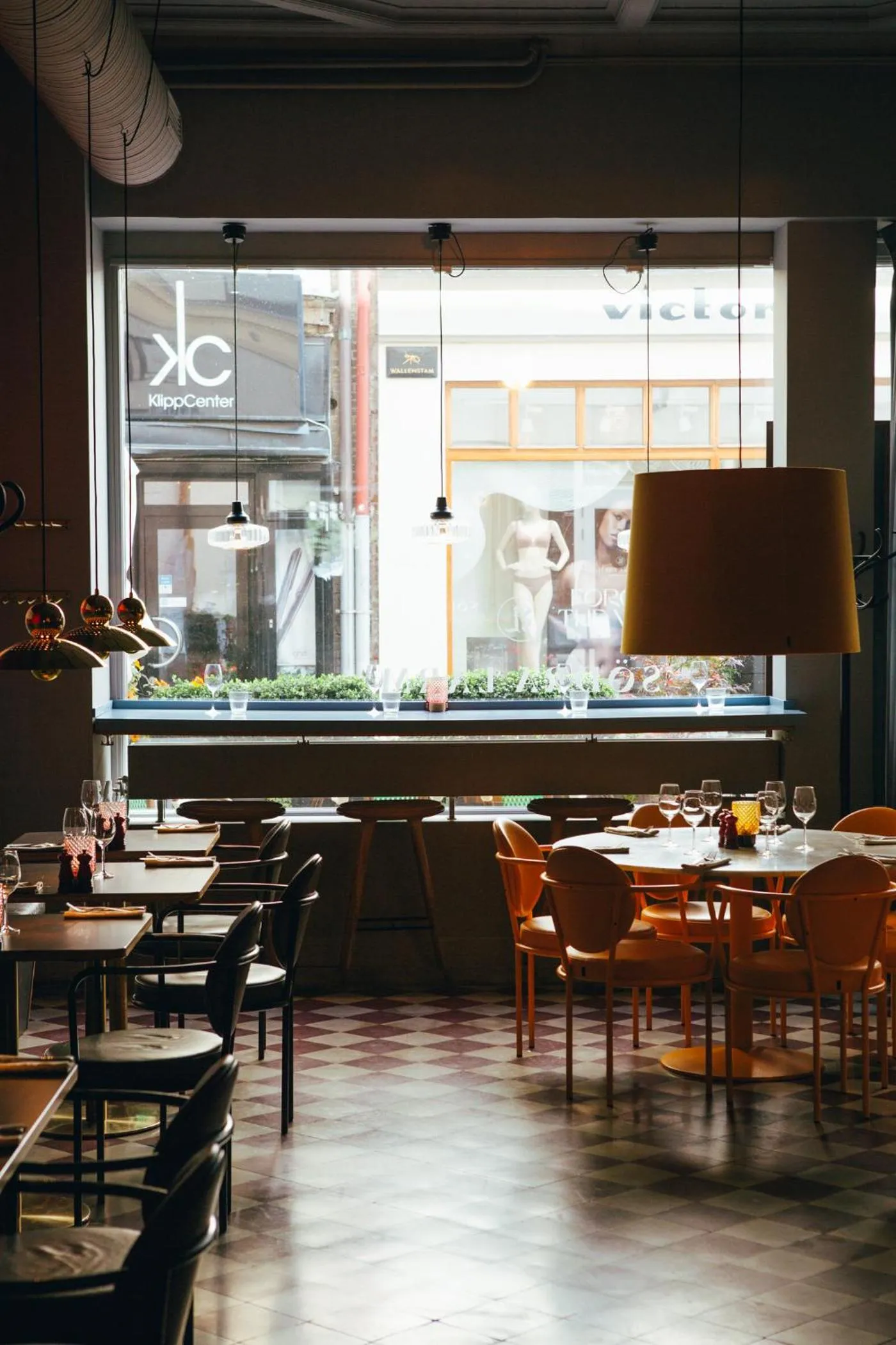 Restaurant/places to eat in Hotel Flora