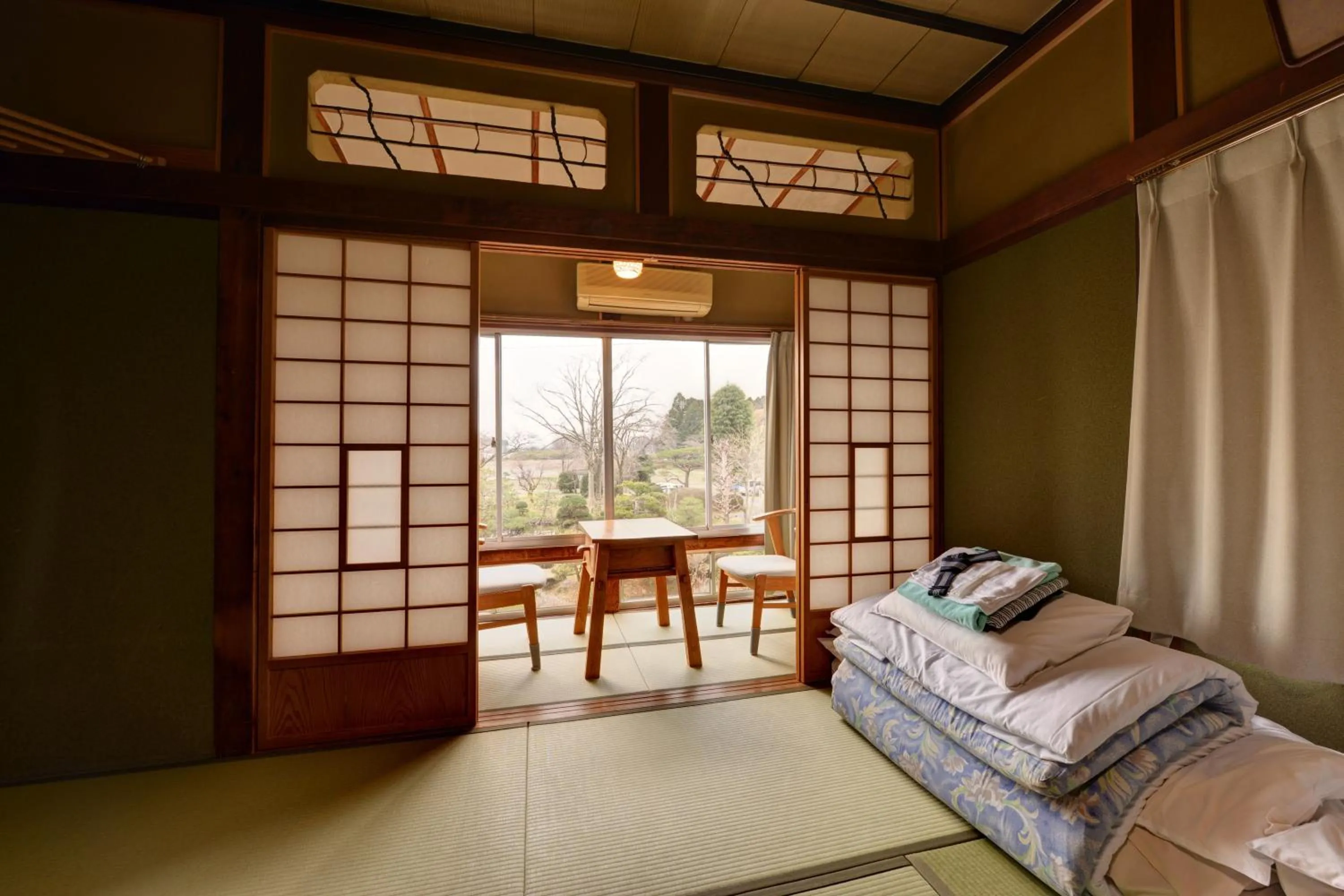 Photo of the whole room, Bed in Yusenso