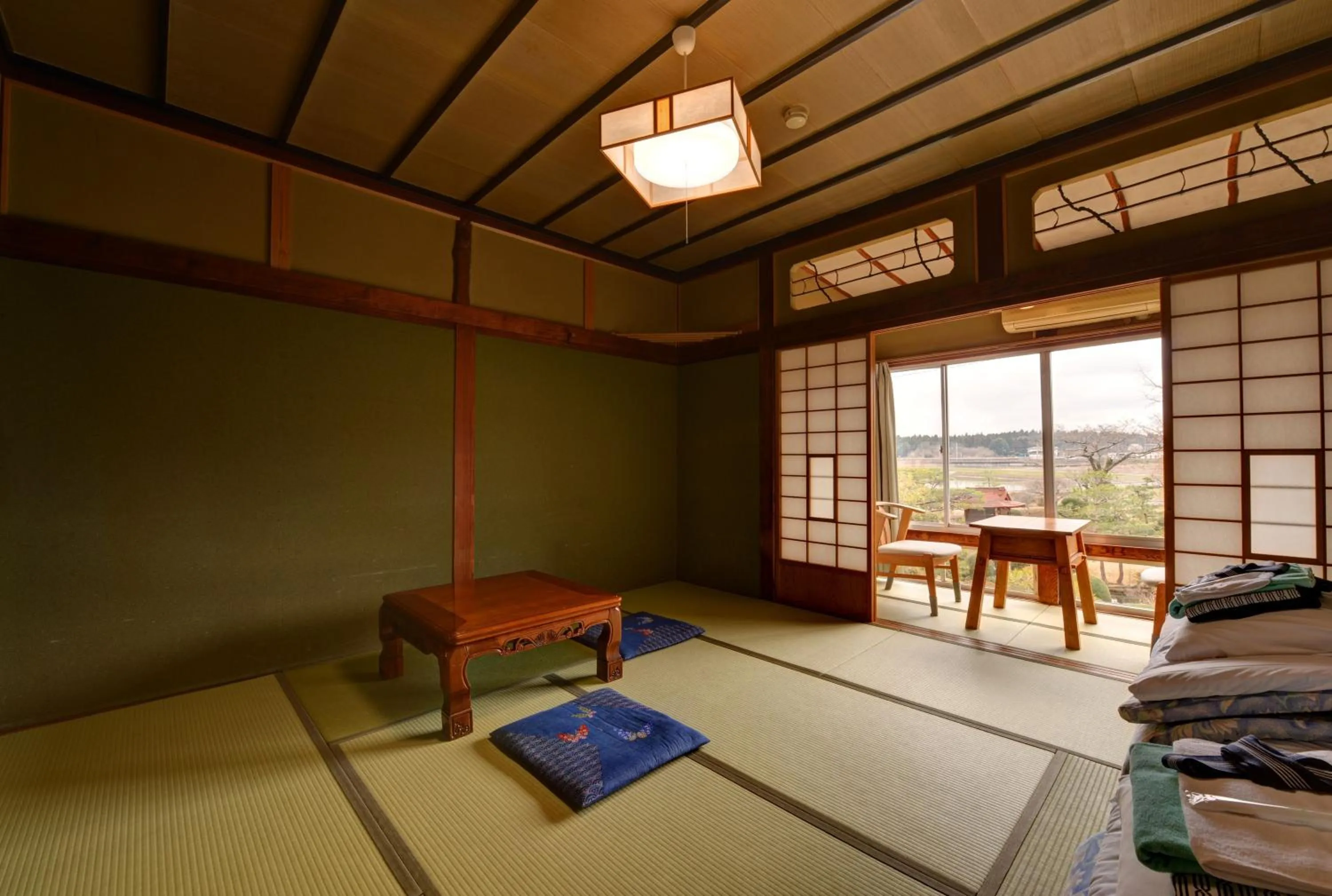 Photo of the whole room in Yusenso