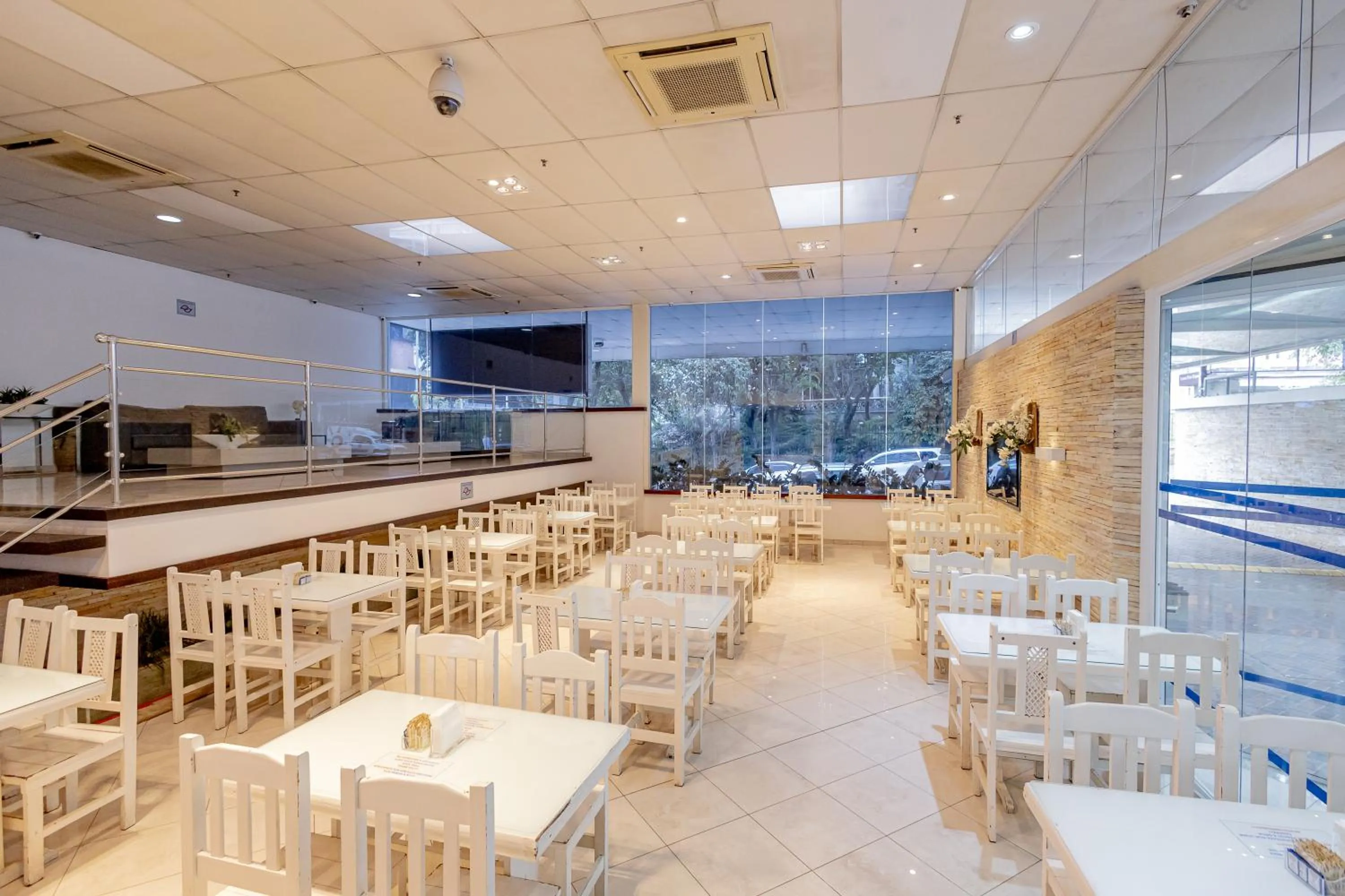 Restaurant/places to eat in Hotel San Gabriel