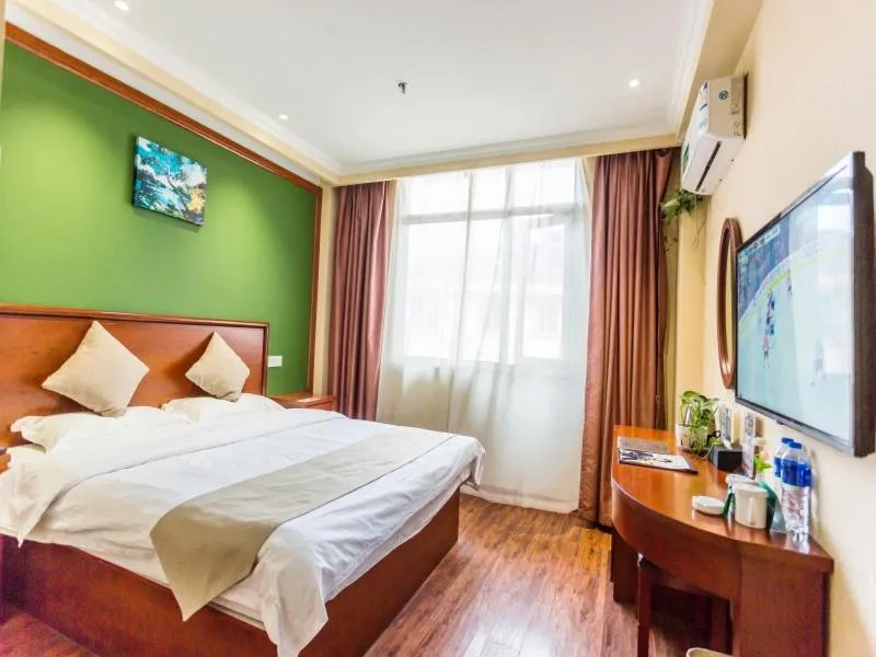 Bed in GreenTree Inn JiangSu Zhenjiang Danyang Wanshan Park Express Hotel