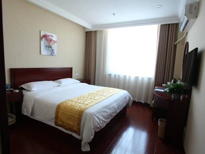 Bed in GreenTree Inn Shangdong Province Linxi Yitang Town Shuangling Road Express Hotel