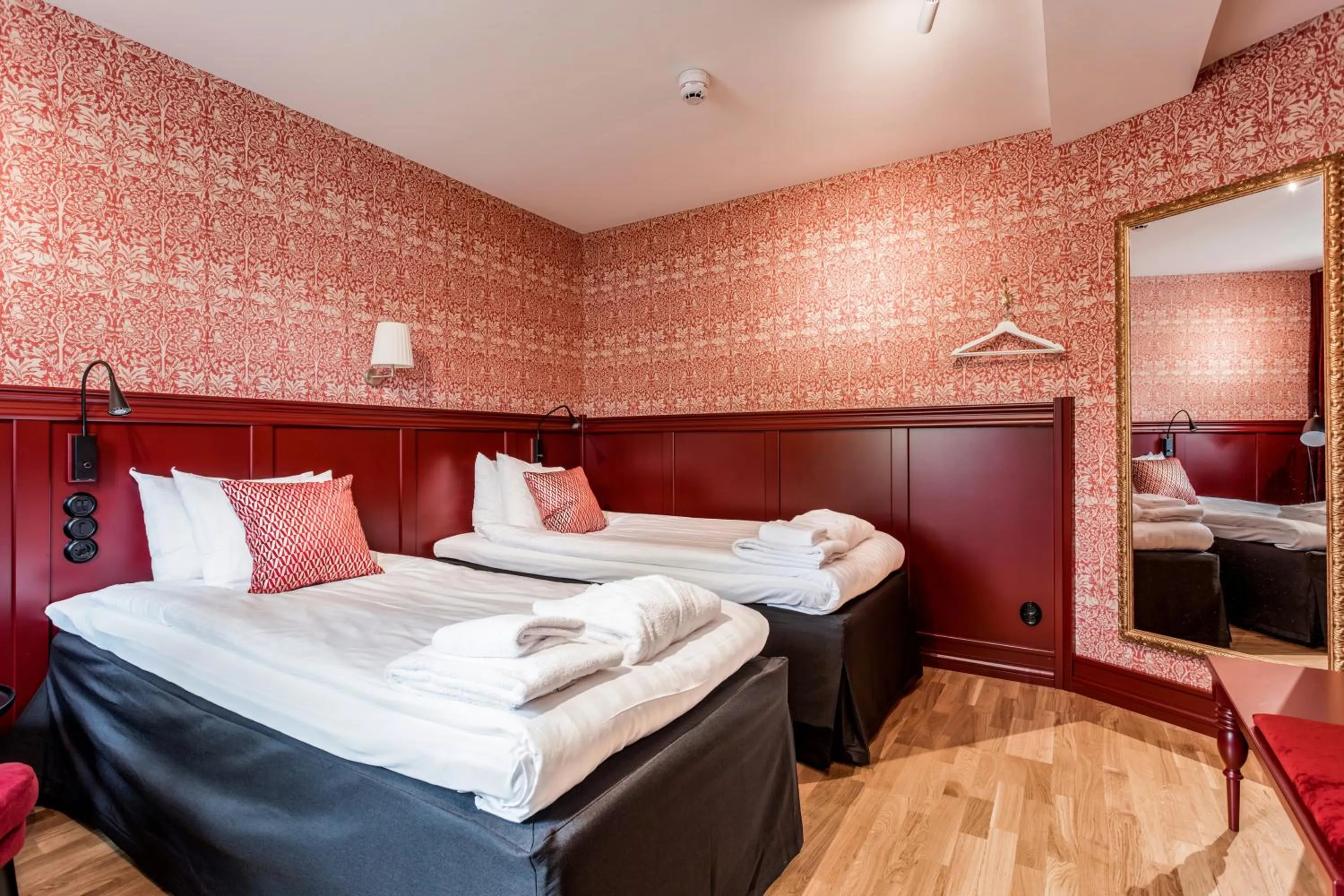 Bed in Hällsnäs Hotell & Restaurang