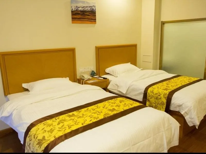 Bed in GreenTree HeBei TangShan Nanhu Lake Express Hotel