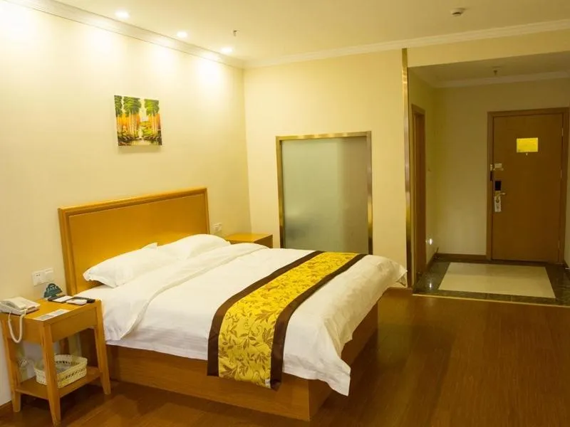 Bed in GreenTree HeBei TangShan Nanhu Lake Express Hotel