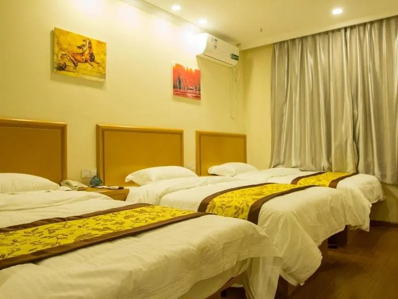 Bed in GreenTree HeBei TangShan Nanhu Lake Express Hotel