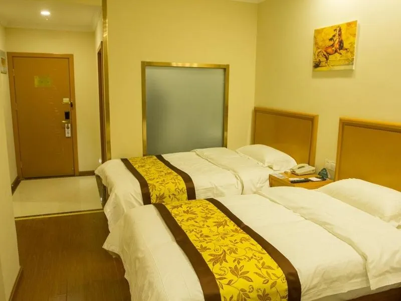Bed in GreenTree HeBei TangShan Nanhu Lake Express Hotel