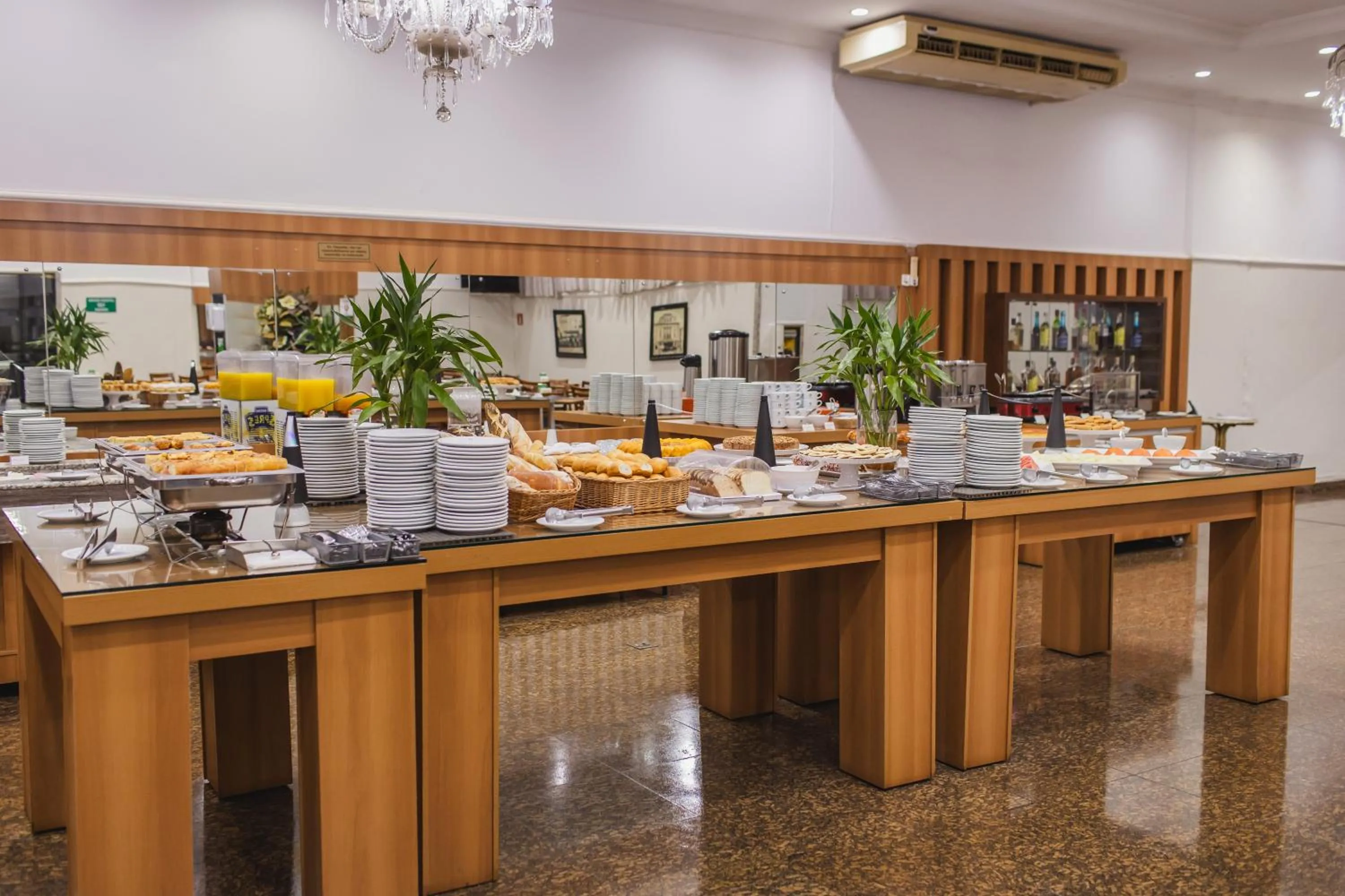 Restaurant/places to eat in Hotel Nacional Inn Ribeirão Preto