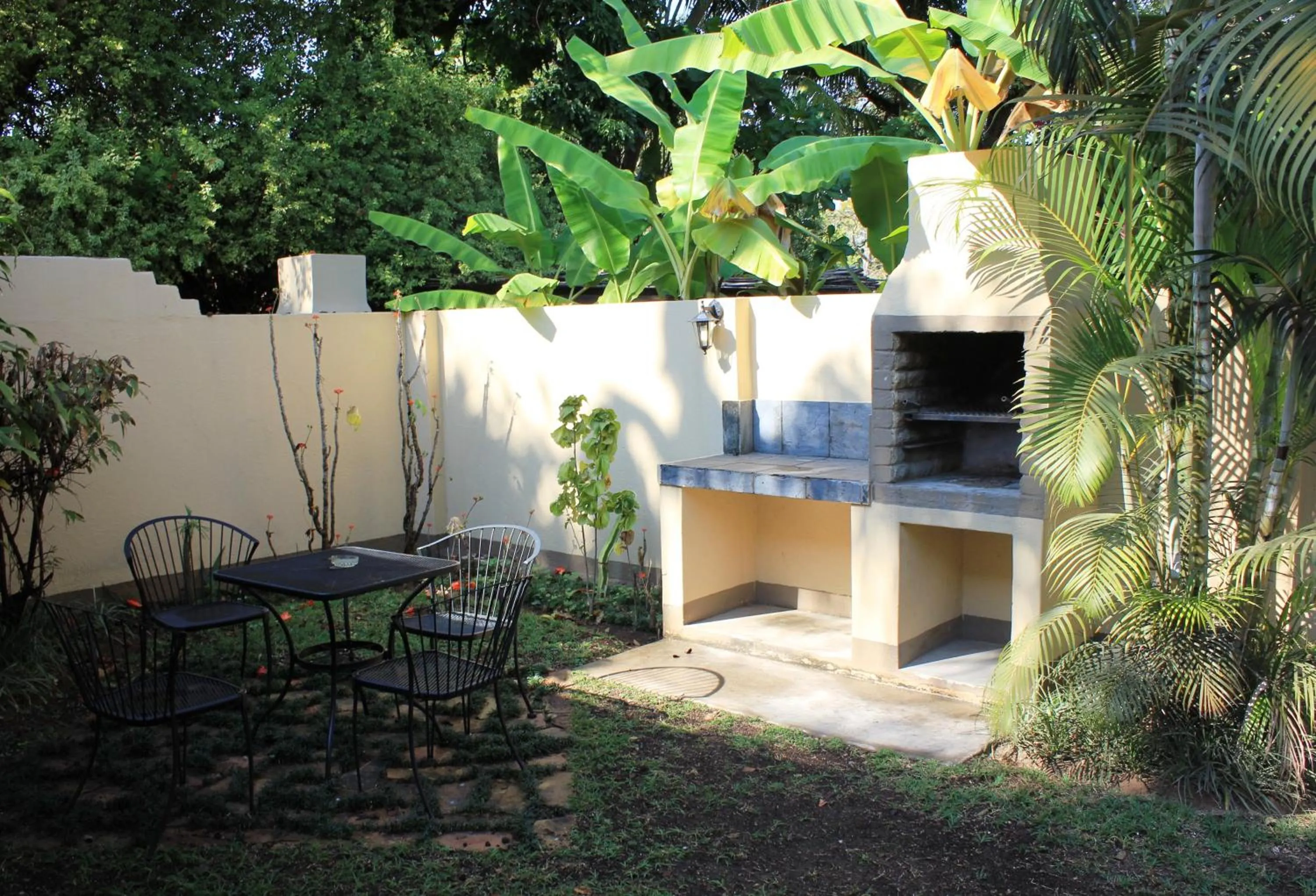 Inner courtyard view in Idle & Wild Chalet