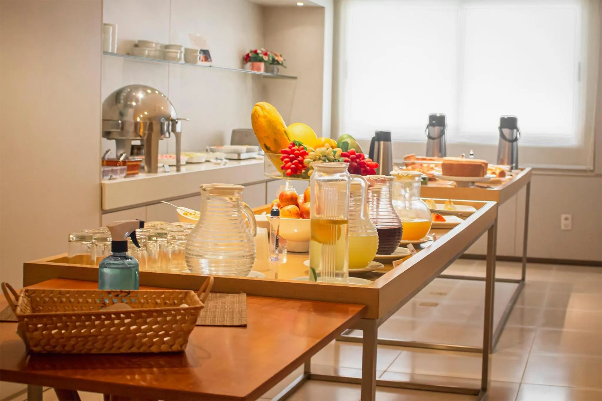 Restaurant/places to eat in Vip Hotel