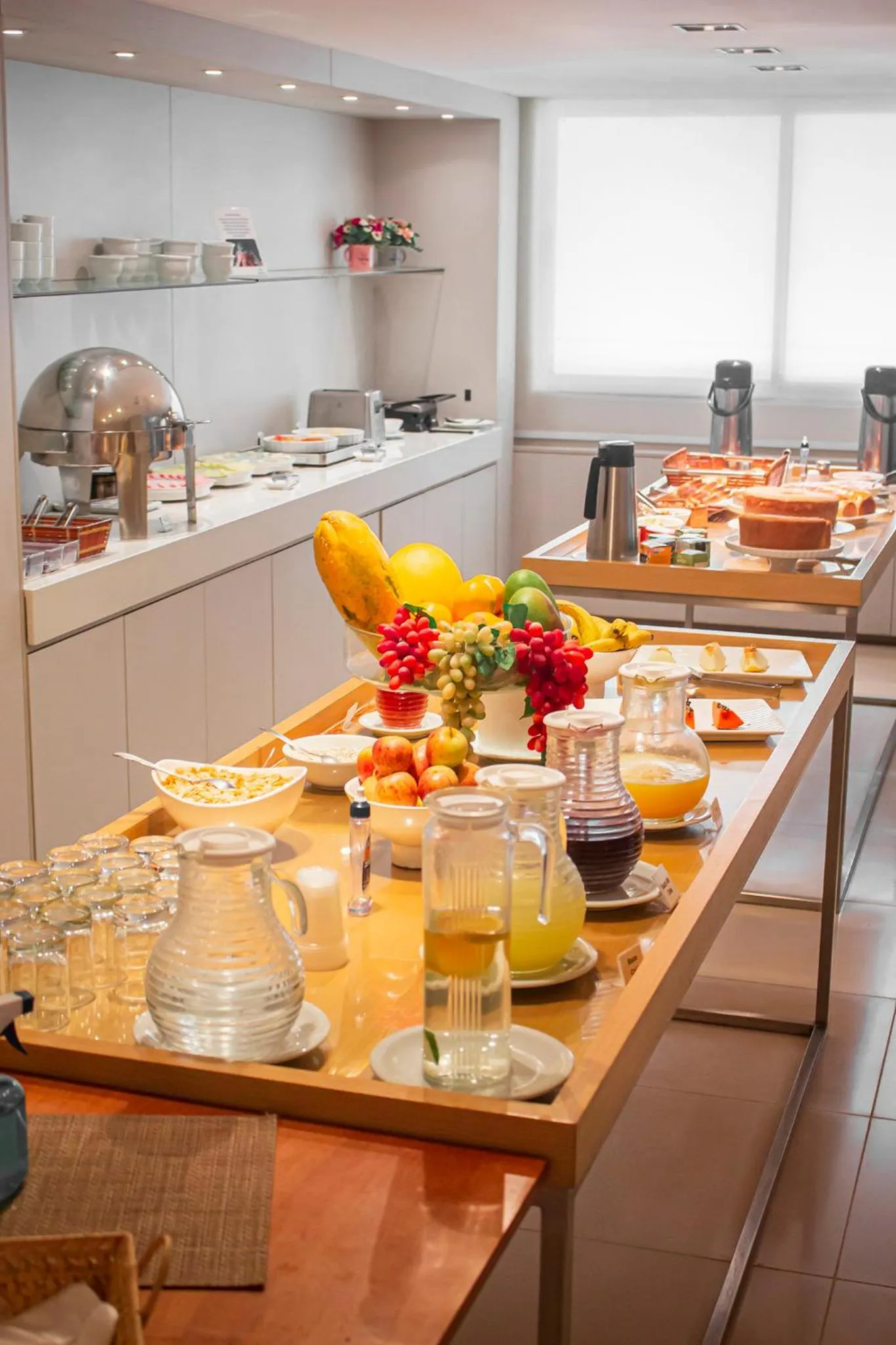 Restaurant/places to eat in Vip Hotel