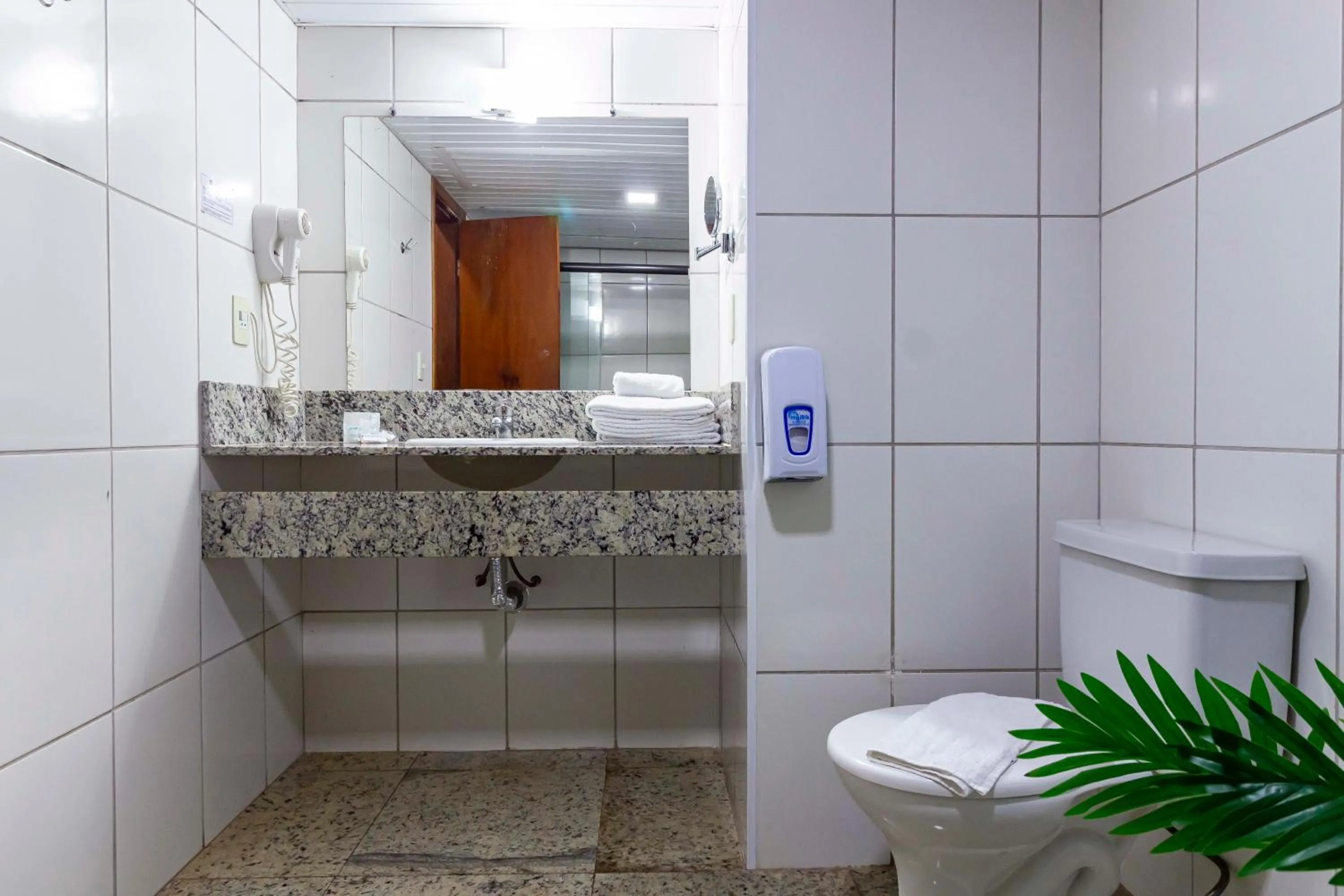 Bathroom in Hotel Vilage Inn Ribeirão Preto & Convenções